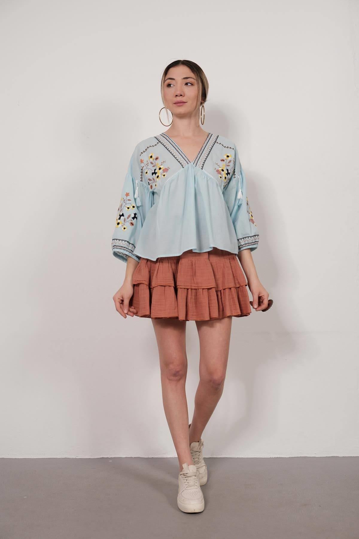 Mavi İşlemeli Püskül Detaylı Bluz - Şaman Butik - Bohem Giyim ve Aksesuar | Kadın & Erkek Mavi İşlemeli Püskül Detaylı Bluz
