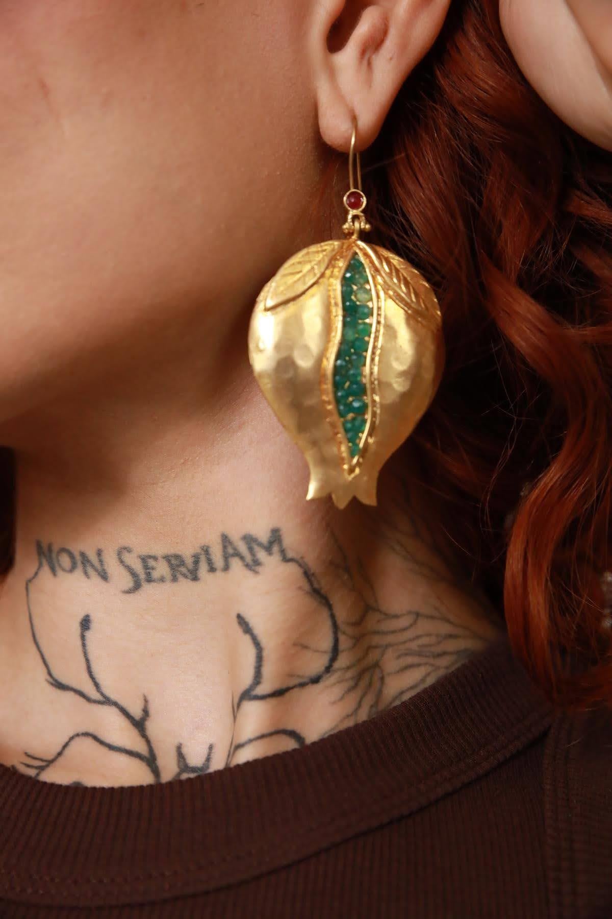 Altın Kaplama Bronz El Yapımı Yeşil Taşlı Küpe