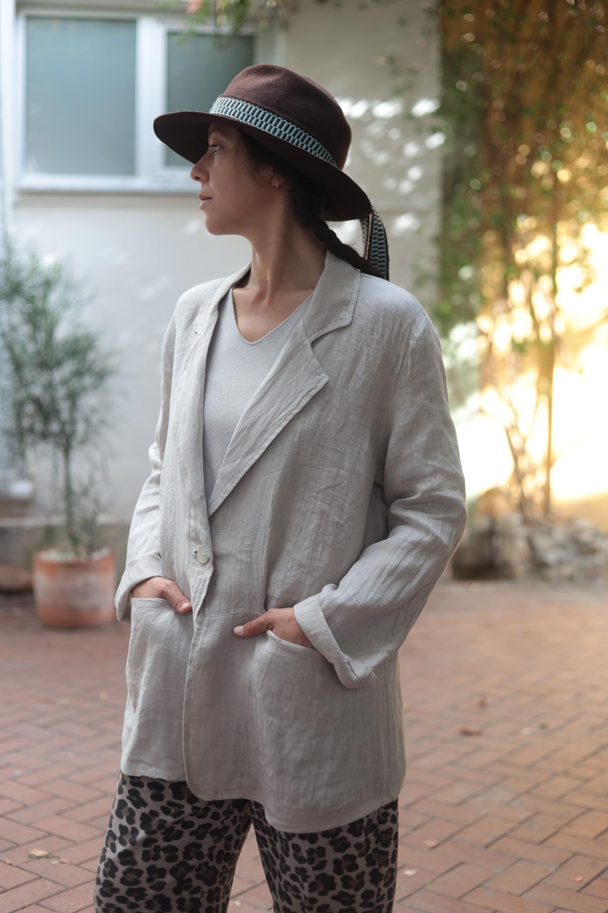 Bej Cepli Tek Düğmeli Keten Ceket