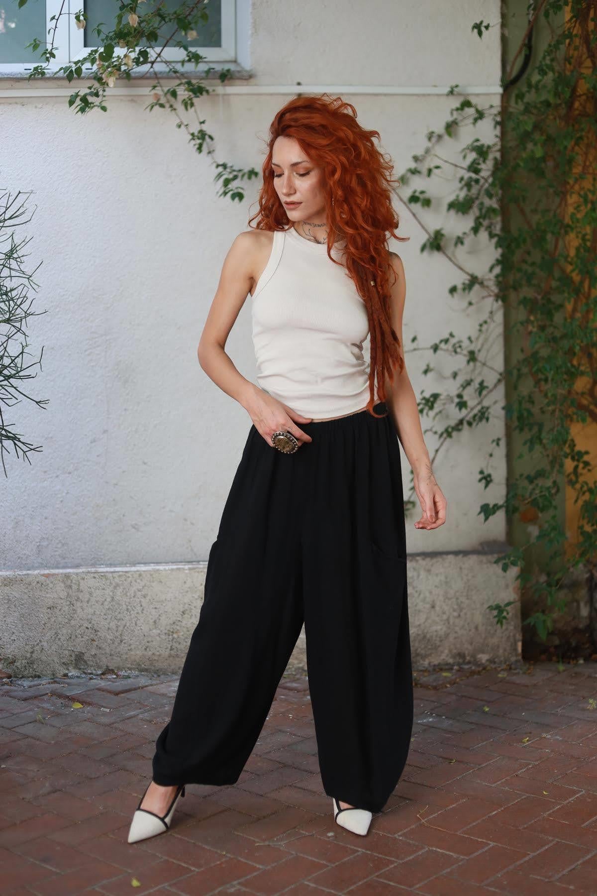 Siyah Beli Lastikli Yanları Cepli Keten Pantolon