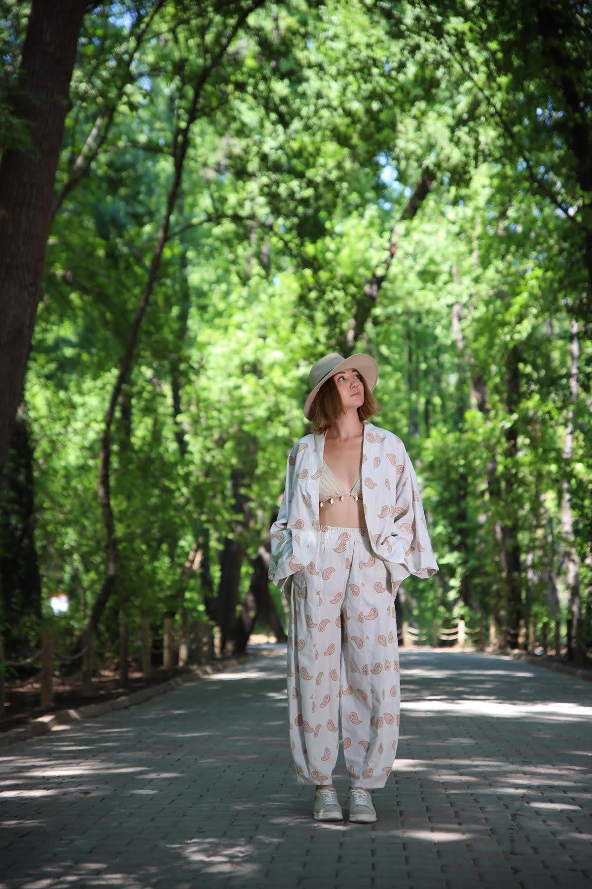 Krem Rengi Şal Desenli Kaftan Pantolon Takım - Şaman Butik Krem Rengi Şal Desenli Kaftan Pantolon Takım