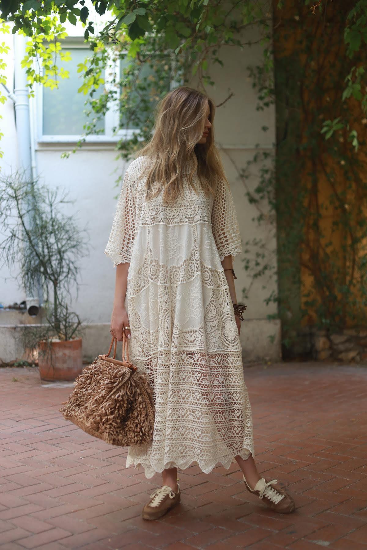 Krem Rengi Kısa Kollu Dantel Elbise