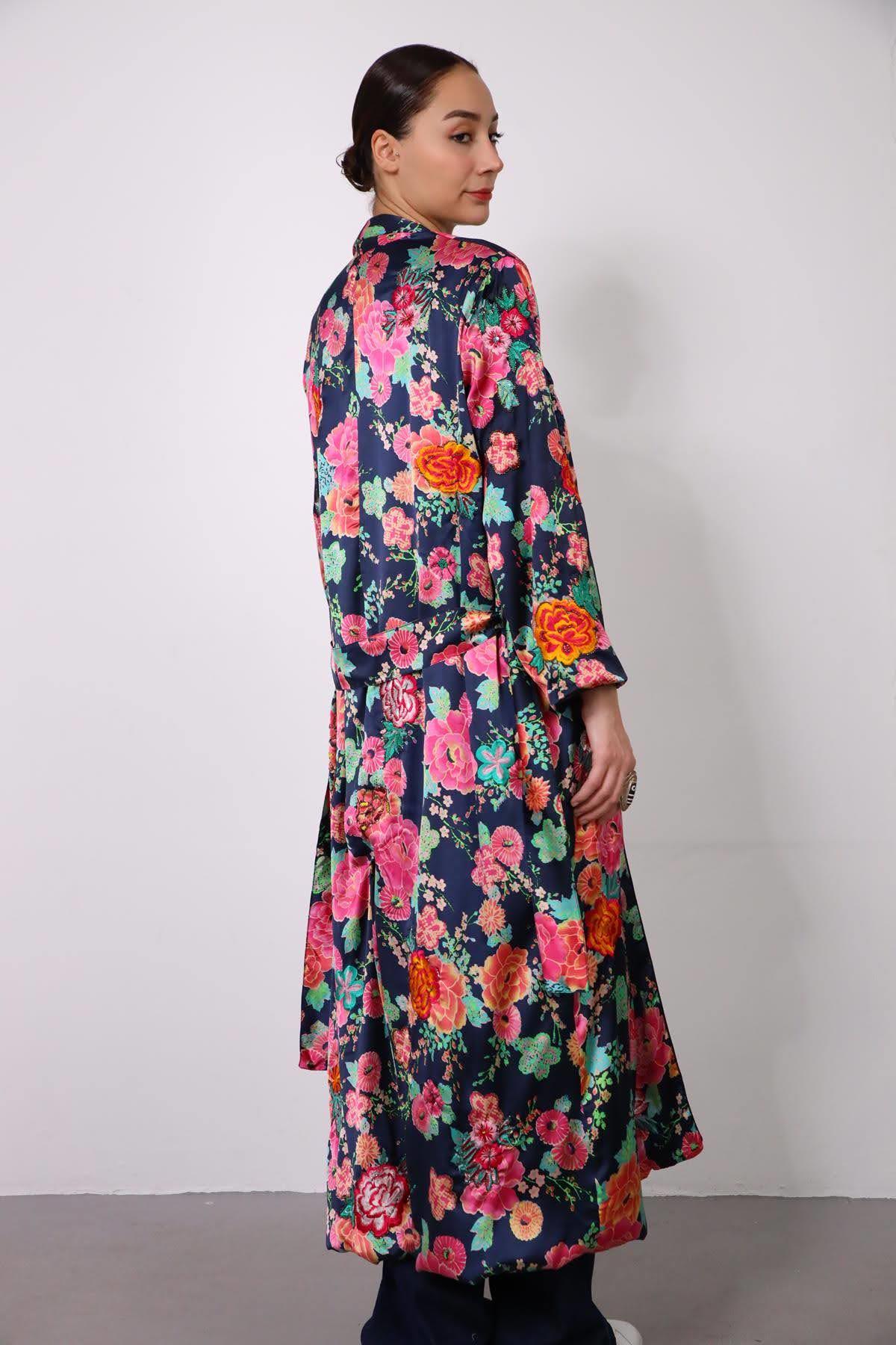 Lacivert Çiçek Desenli İşlemeli Beli Kuşaklı Kaftan · 2