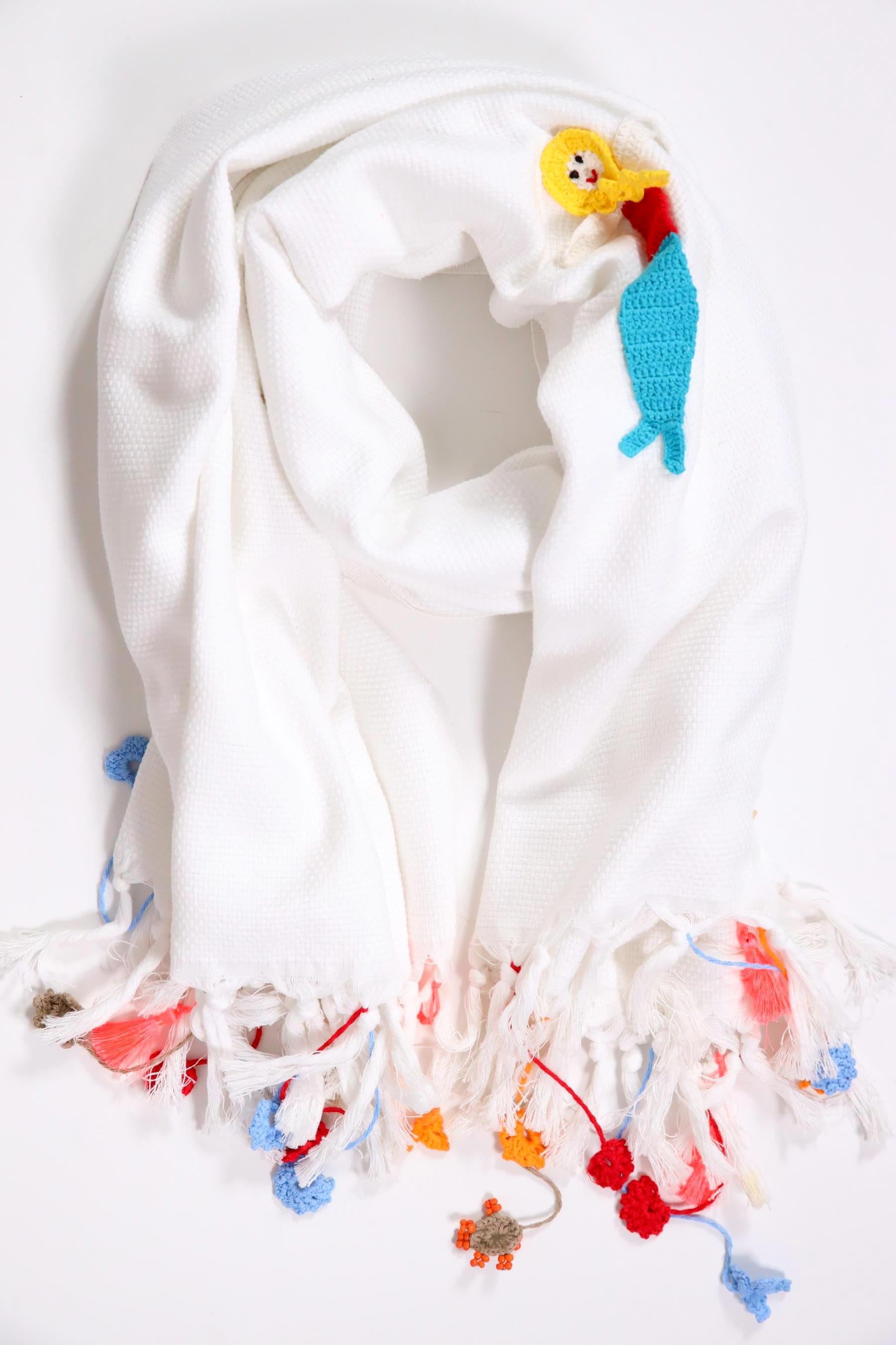 Beyaz Deniz Kızı İşlemeli Püsküllü Kalın Şal - Şaman Butik Beyaz Deniz Kızı İşlemeli Püsküllü Kalın Şal