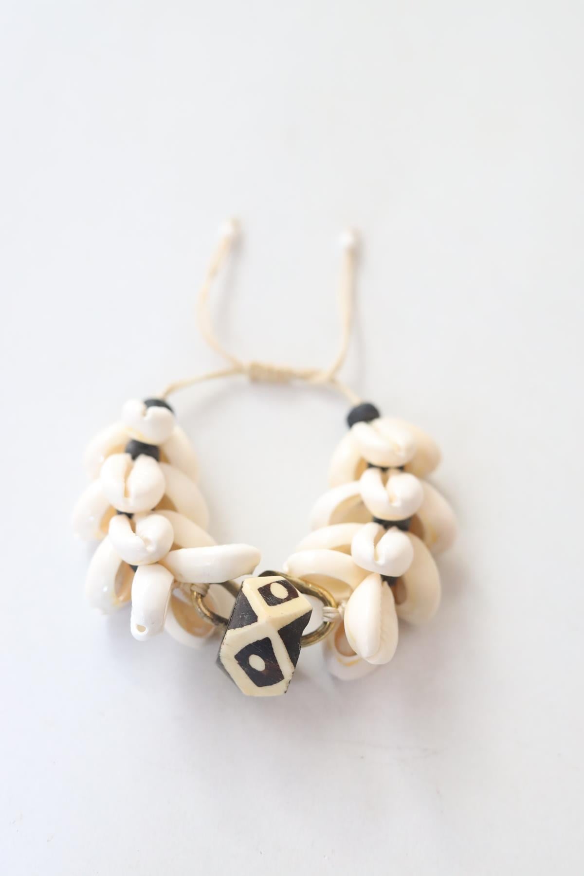 Deniz Kabuklu Ahşap Detaylı Bileklik