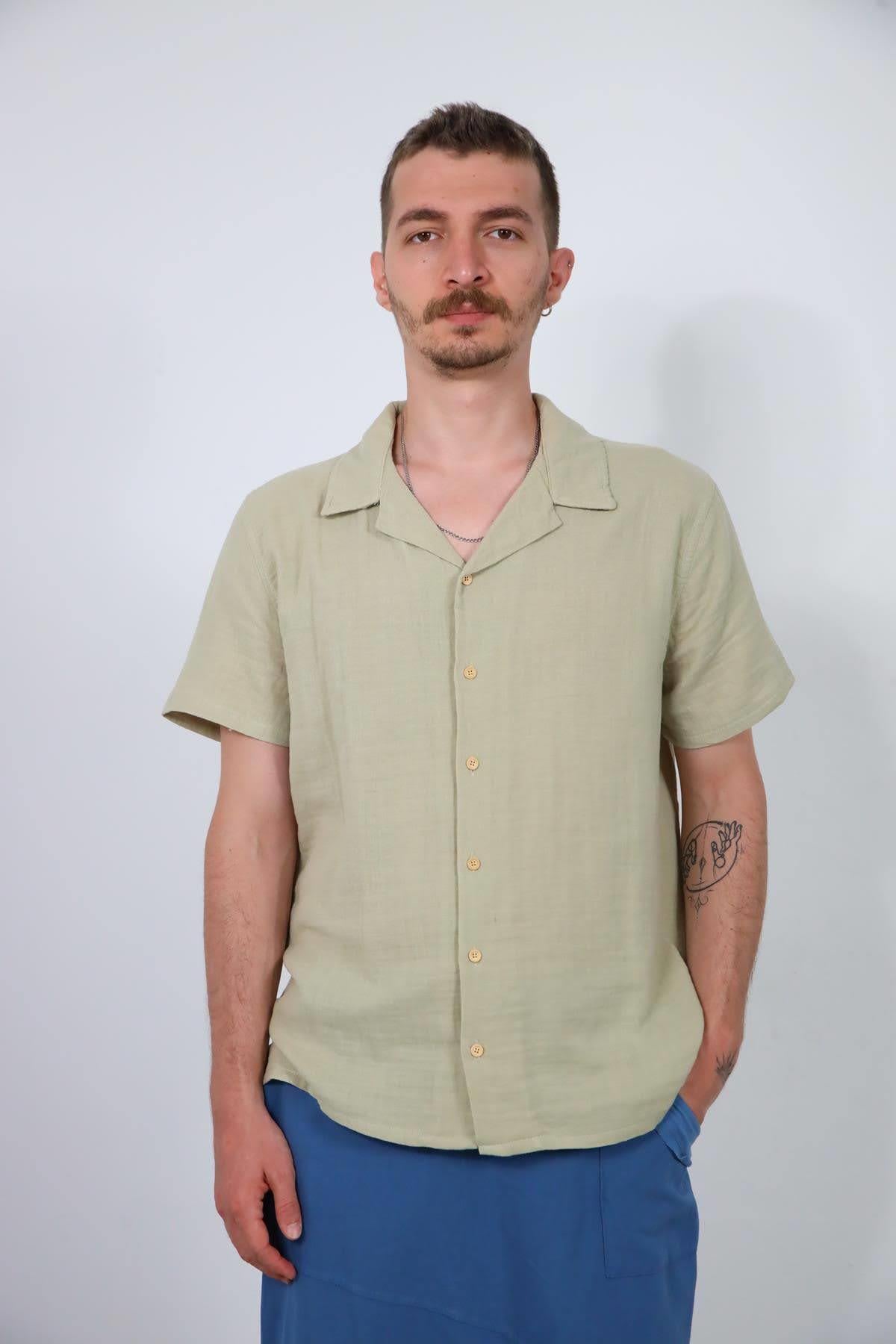 Açık Haki Sırtı Püsküllü Kısa Kollu Erkek Gömlek - Şaman Butik Açık Haki Sırtı Püsküllü Kısa Kollu Erkek Gömlek