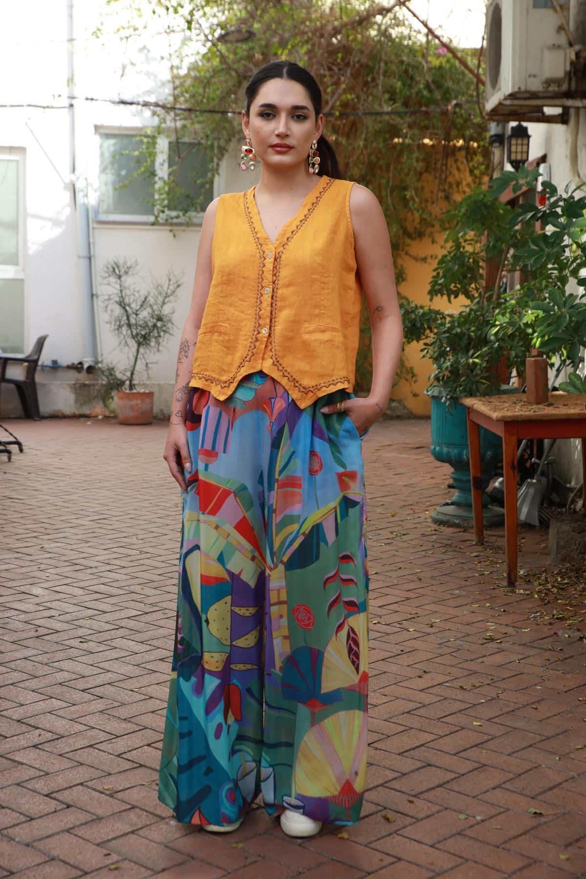 Mor Desenli Beli Pileli Yırtmaçlı Pantolon