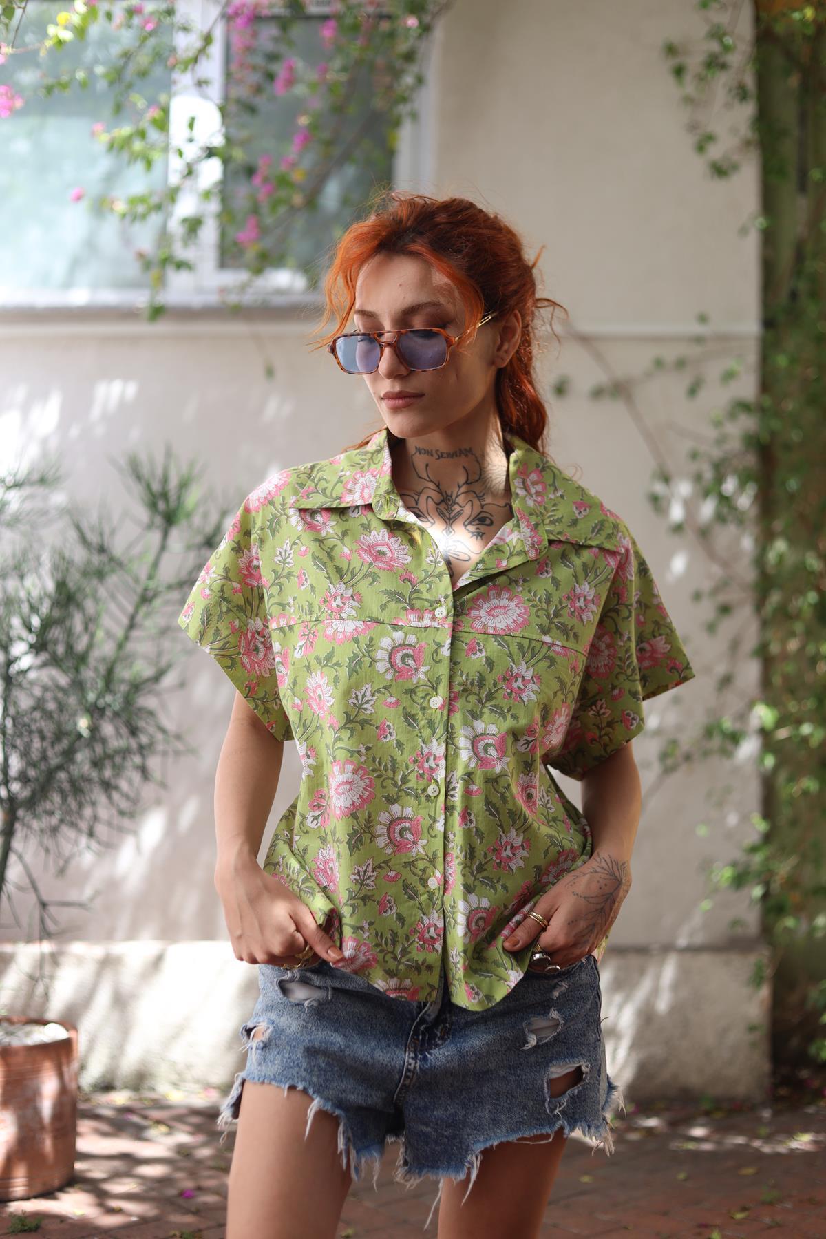 Green Floral Patterned Stitch Detailed Sleeveless Shirt