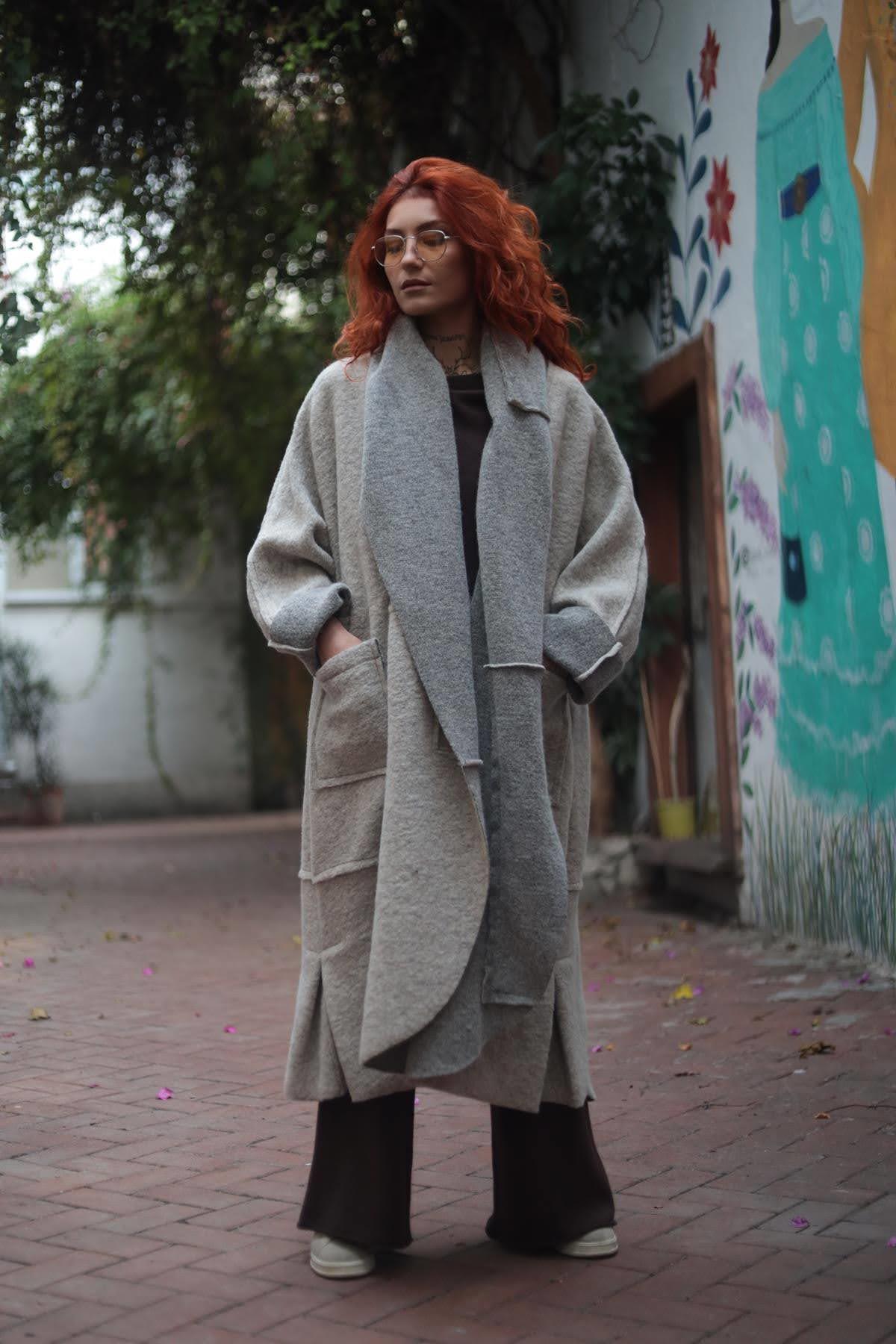 Vizon Rengi Dikiş Detaylı Şal Yaka Keçe Kaban