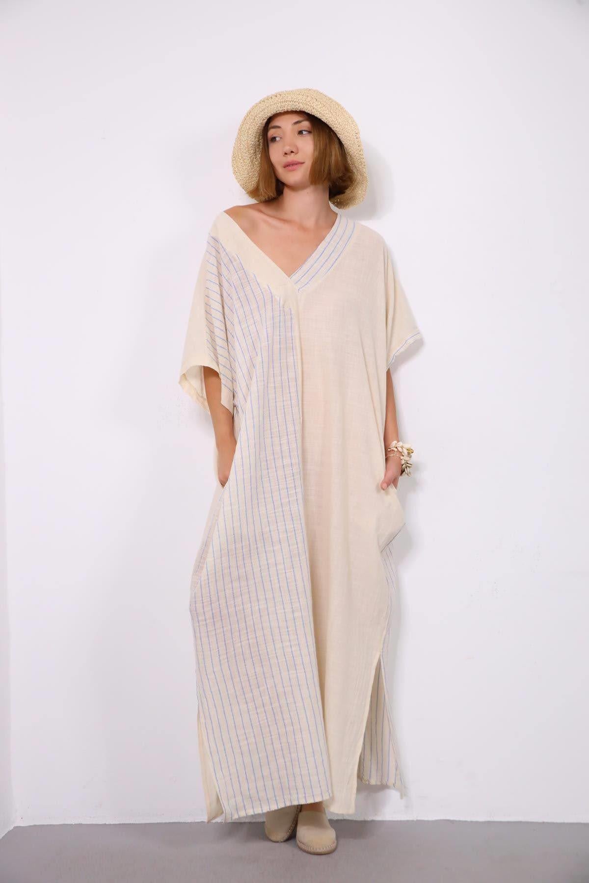 Mavi Çizgili V Yaka Parça Detaylı Salaş Elbise - Şaman Butik Mavi Çizgili V Yaka Parça Detaylı Salaş Elbise