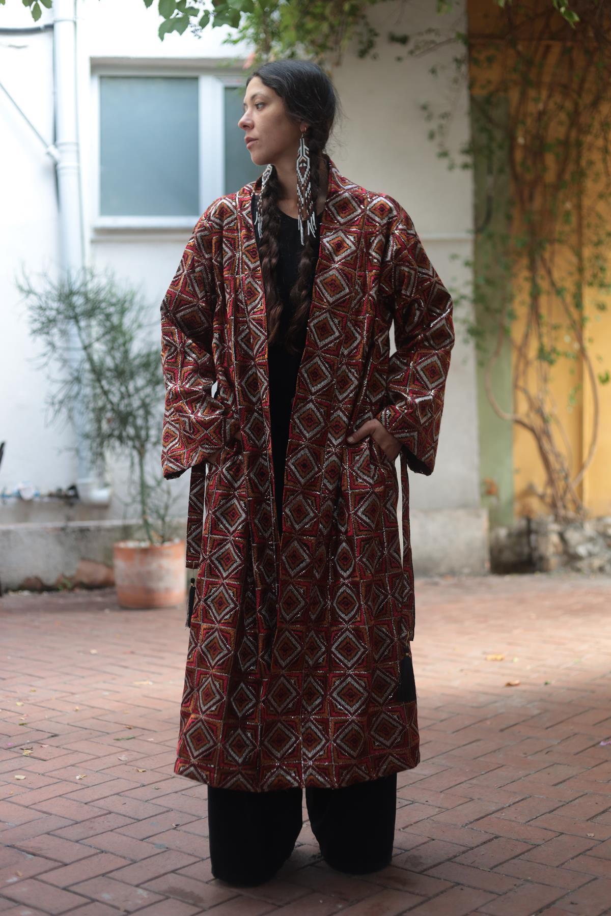 Siyah Püsküllü Payetli Suzani Kaftan