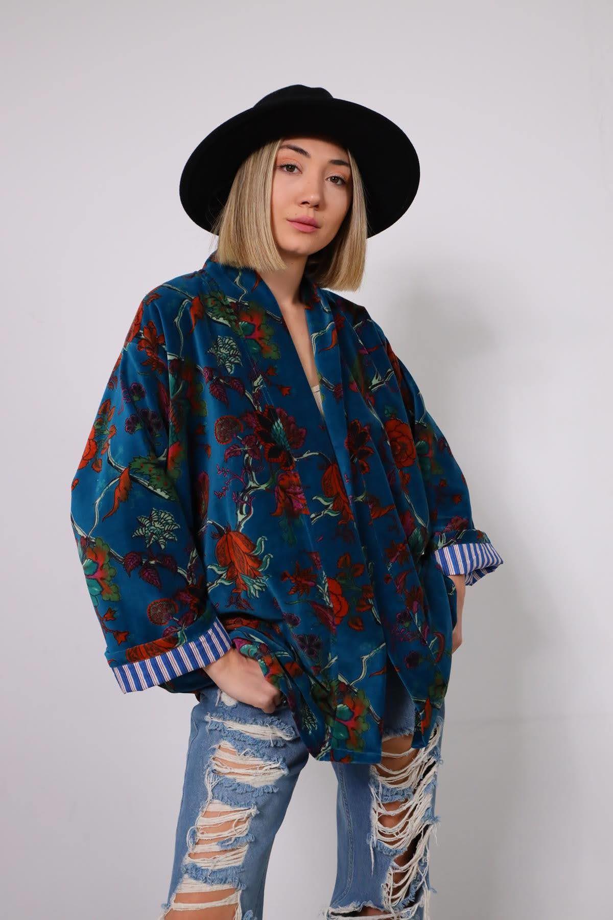 Petrol Mavisi Otantik Desenli Kısa Kadife Kaftan - Şaman Butik Petrol Mavisi Otantik Desenli Kısa Kadife Kaftan