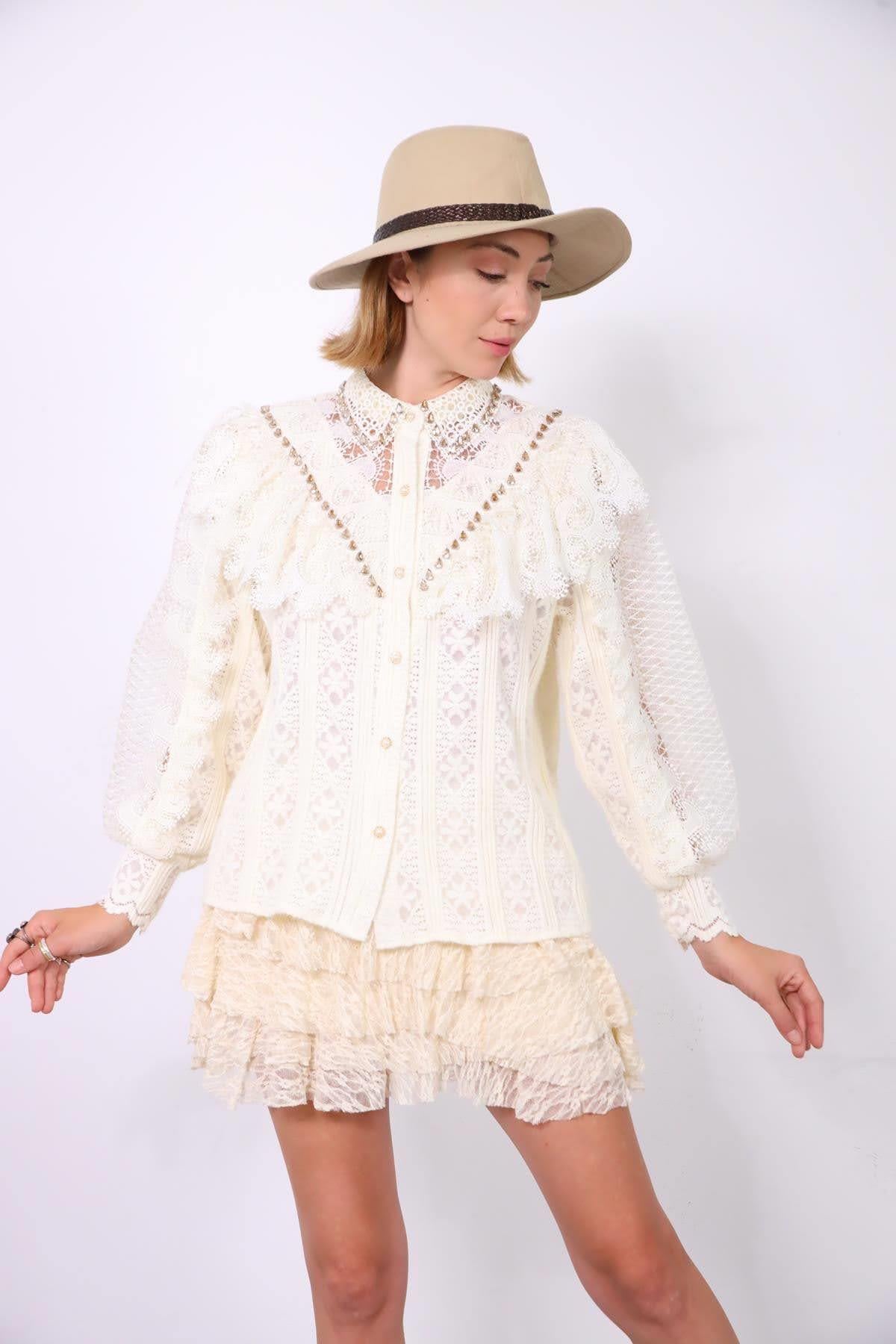 Ekru Kolları File Detaylı Taşlı Dantel Gömlek - Şaman Butik Ekru Kolları File Detaylı Taşlı Dantel Gömlek