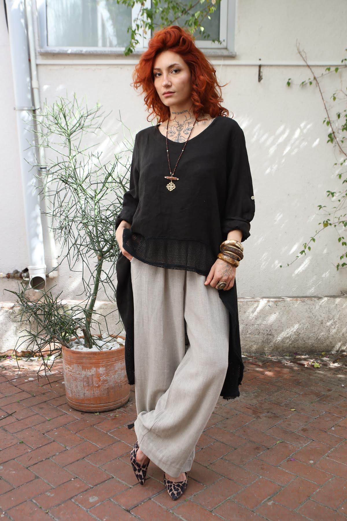 Siyah File Detaylı Keten Arkası Uzun Bluz