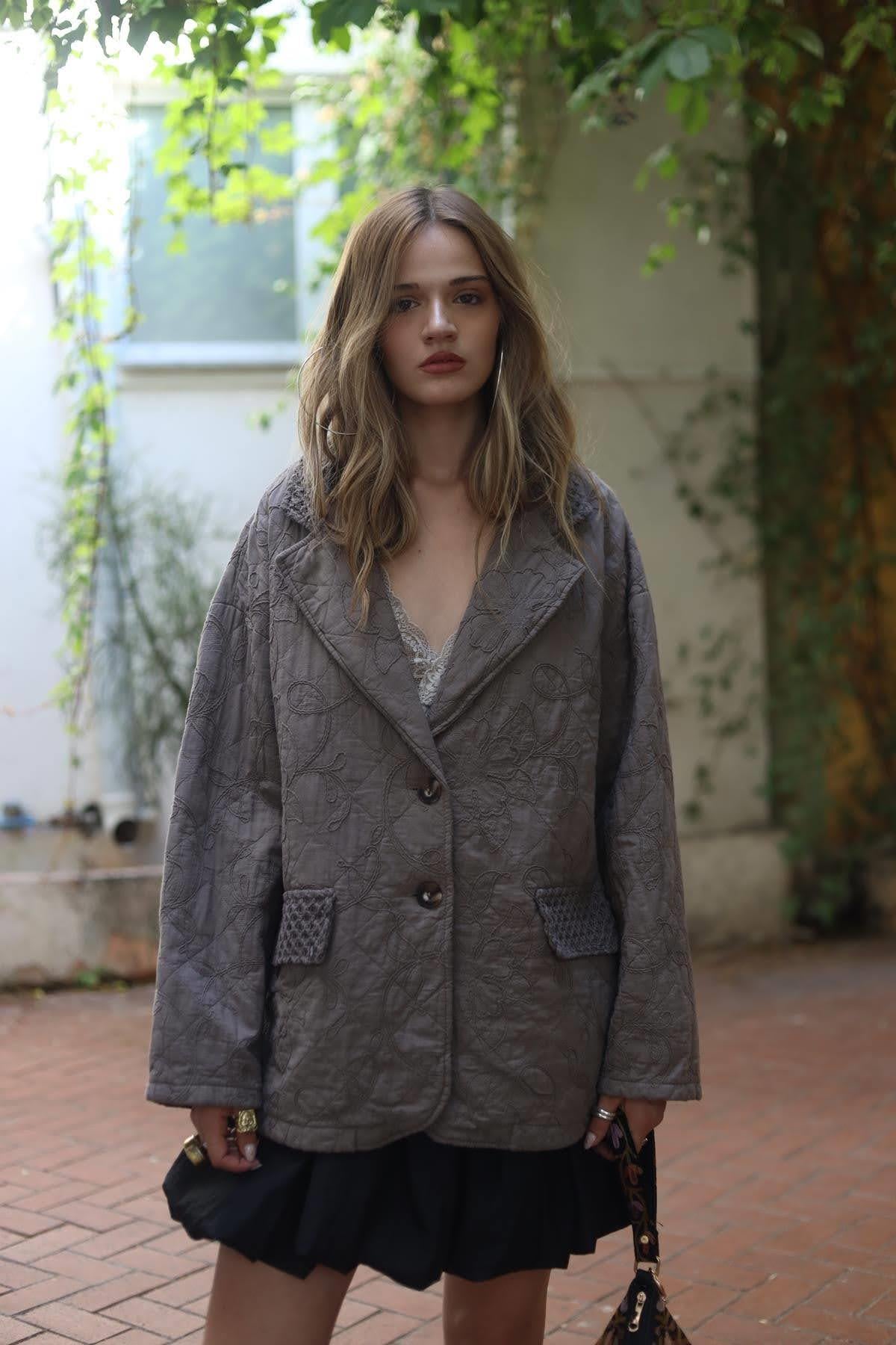 Vizon Rengi File Detaylı Nakışlı Ceket