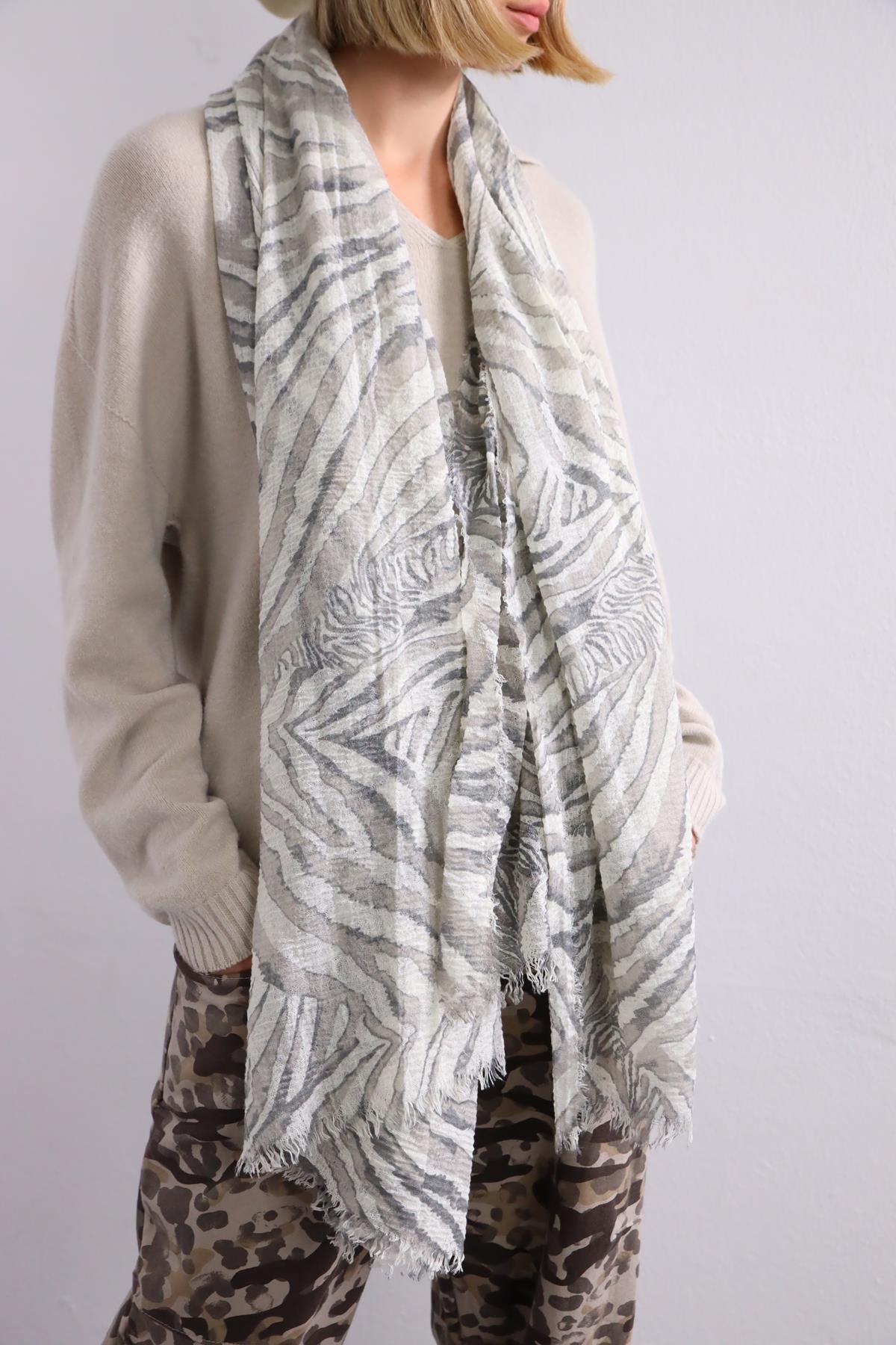  Gri Desenli Saçaklı Şal