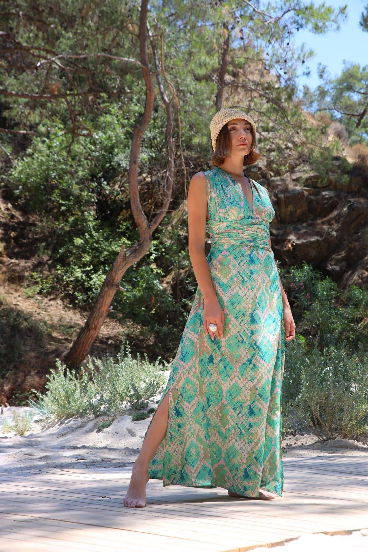 Açık Yeşil Boyundan Bağlamalı Evaze Etek İpek Elbise - Şaman Butik Açık Yeşil Boyundan Bağlamalı Evaze Etek İpek Elbise