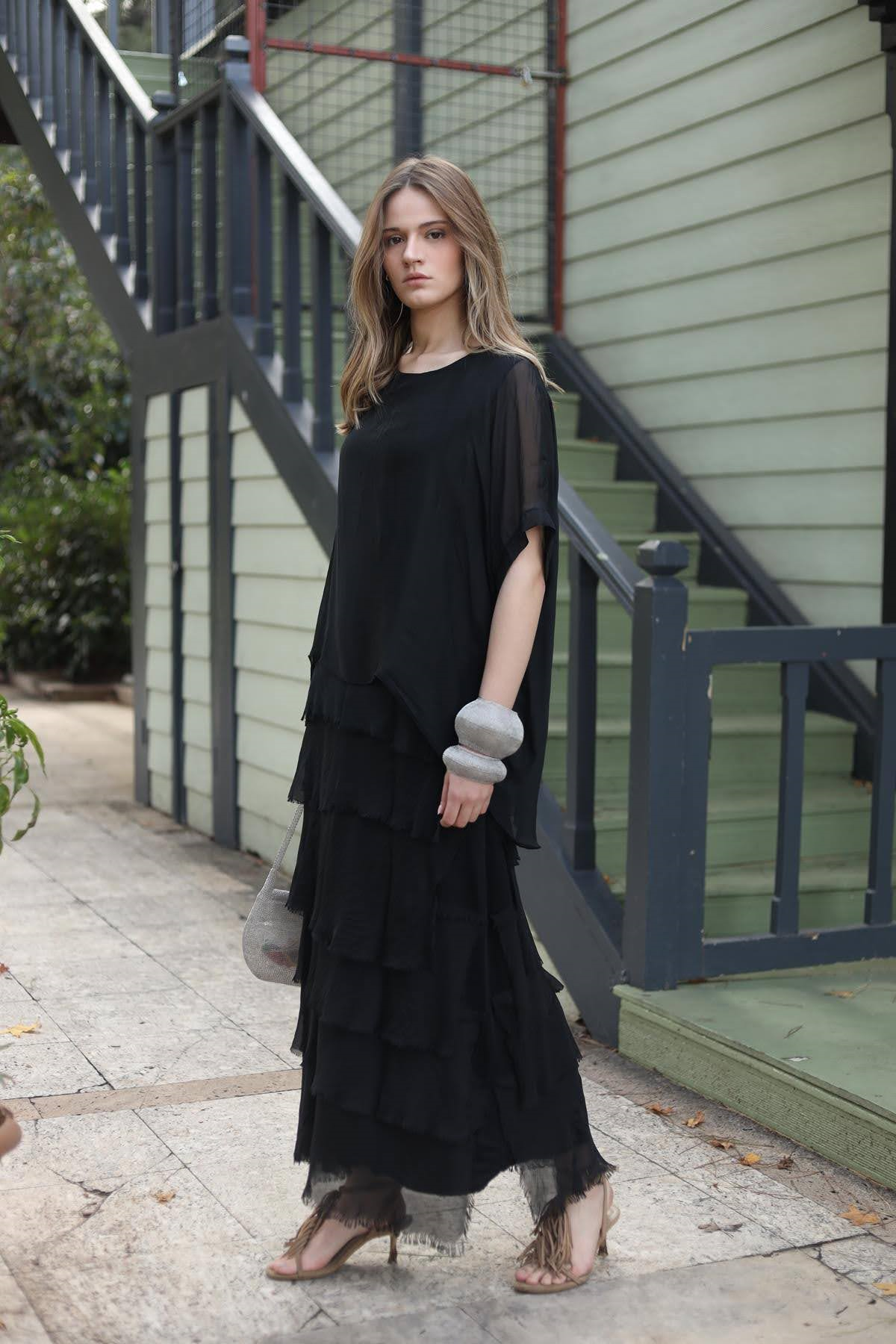 Siyah Bluz Detaylı Kat Kat İpek Elbise