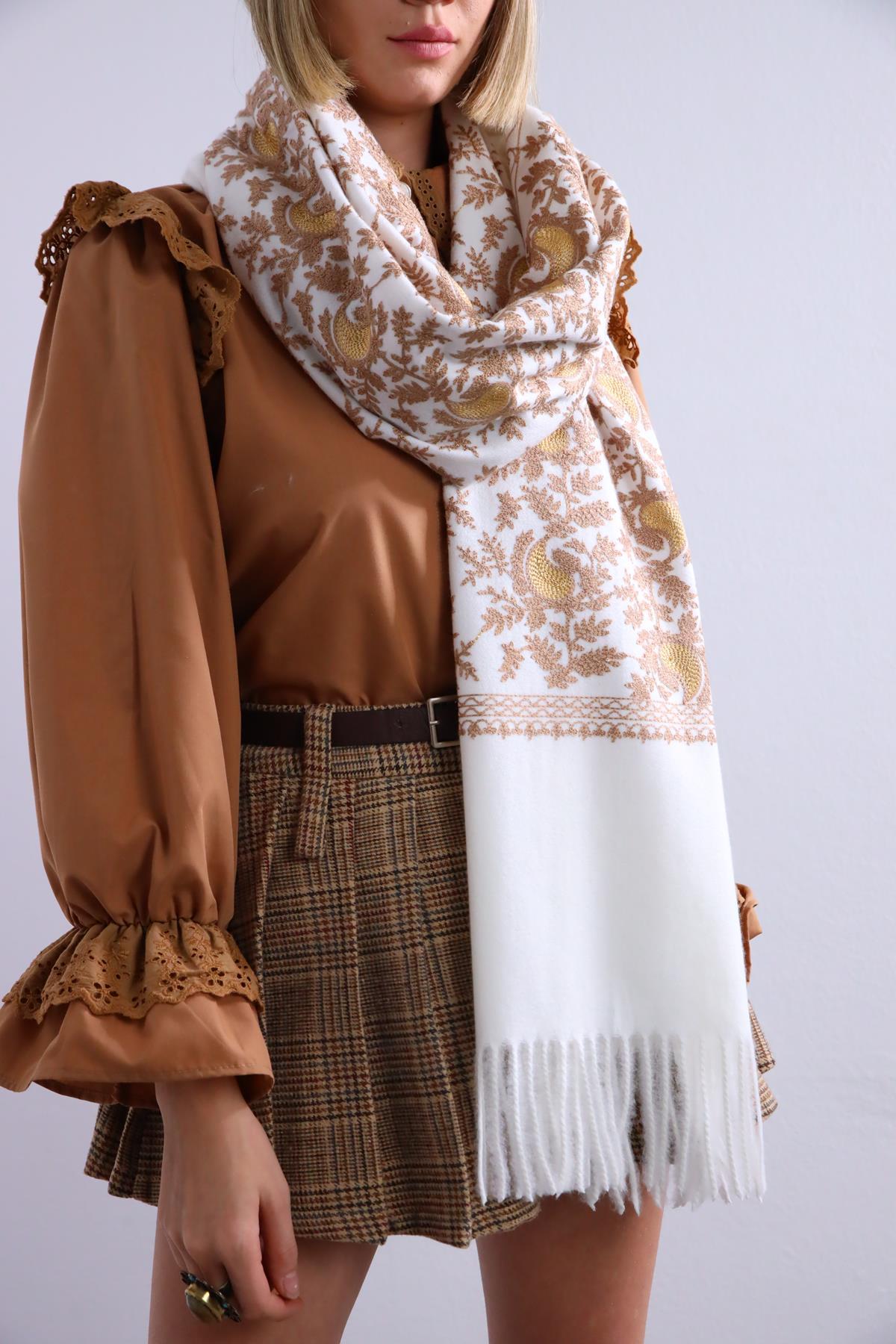 Beyaz İşlemeli Kaşmir Şal - Şaman Butik Beyaz İşlemeli Kaşmir Şal