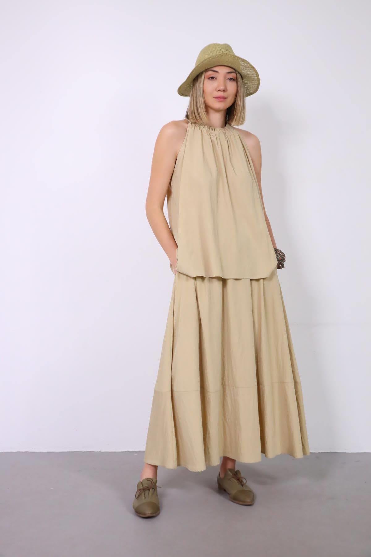  Bej Halter Yaka Bluz ve Etek Takım