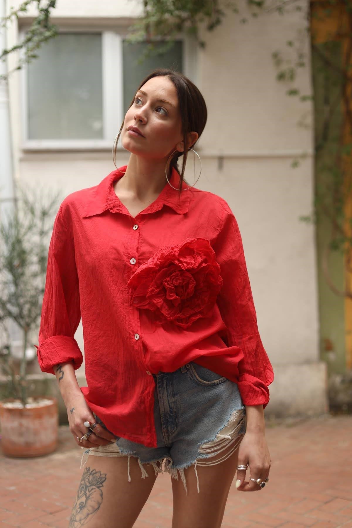 Kırmızı Gül Volanlı Gömlek