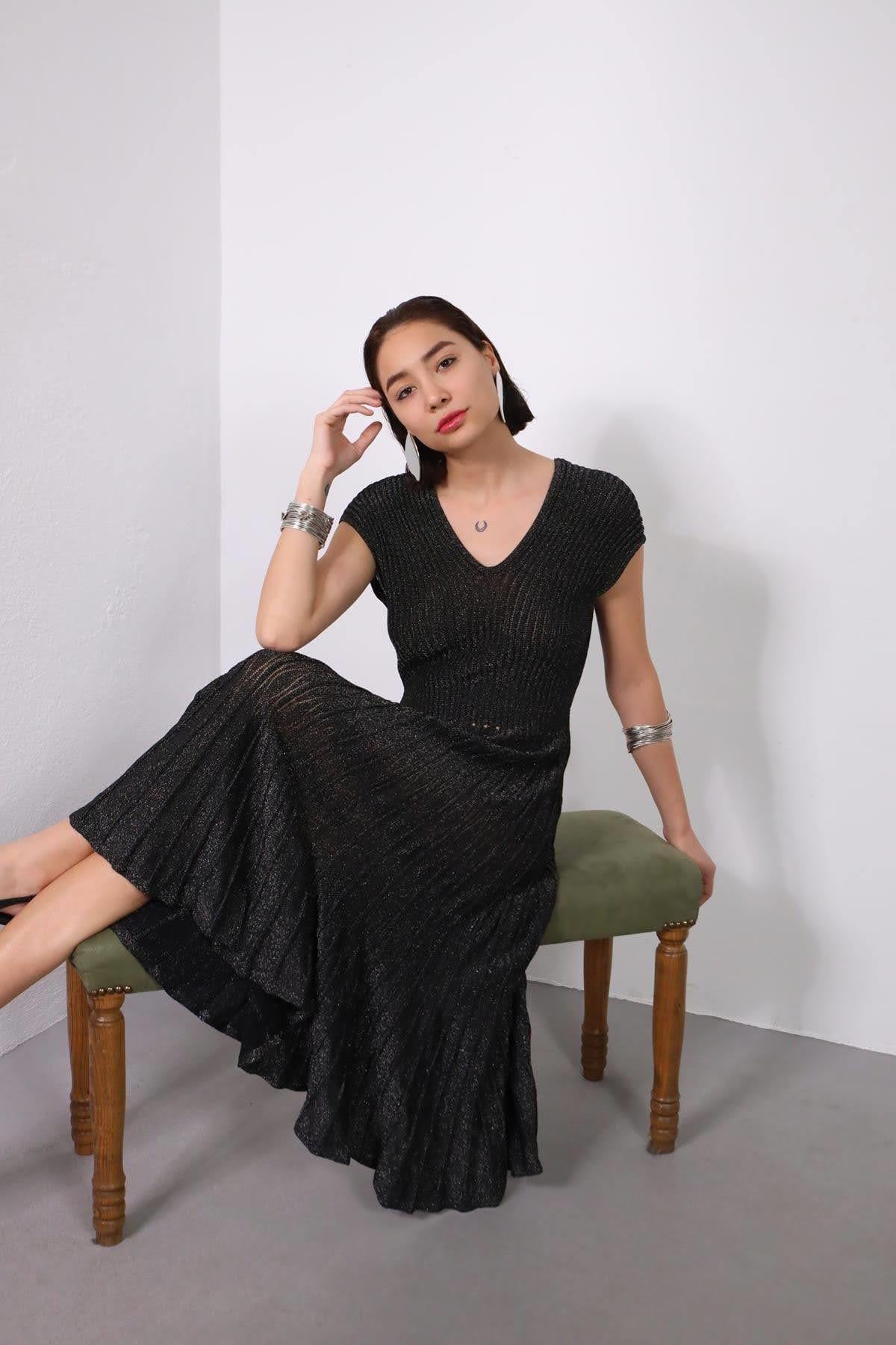 Siyah V Yaka Ajurlu Parlak Missoni Elbise - Şaman Butik Siyah V Yaka Ajurlu Parlak Missoni Elbise