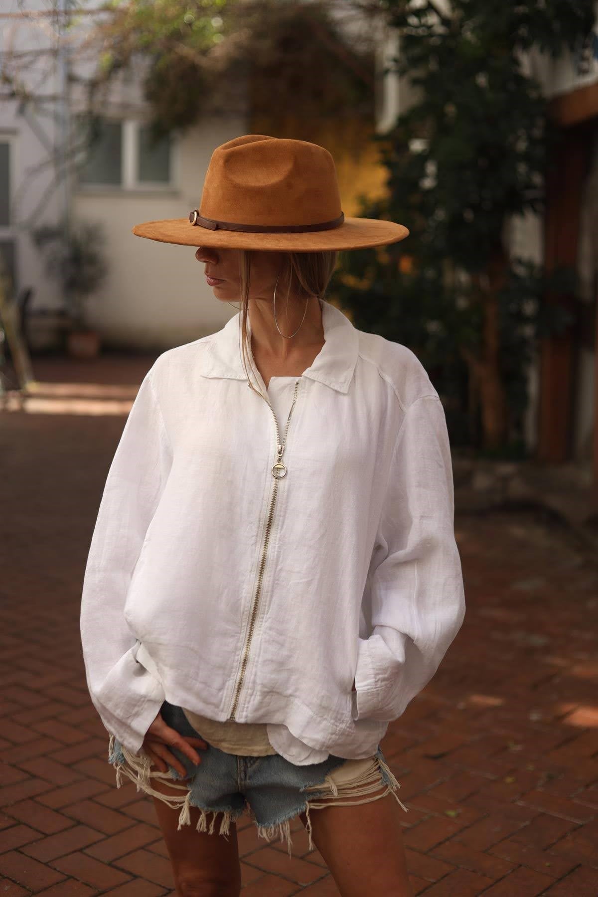 Beyaz Fermuarlı Keten Ceket