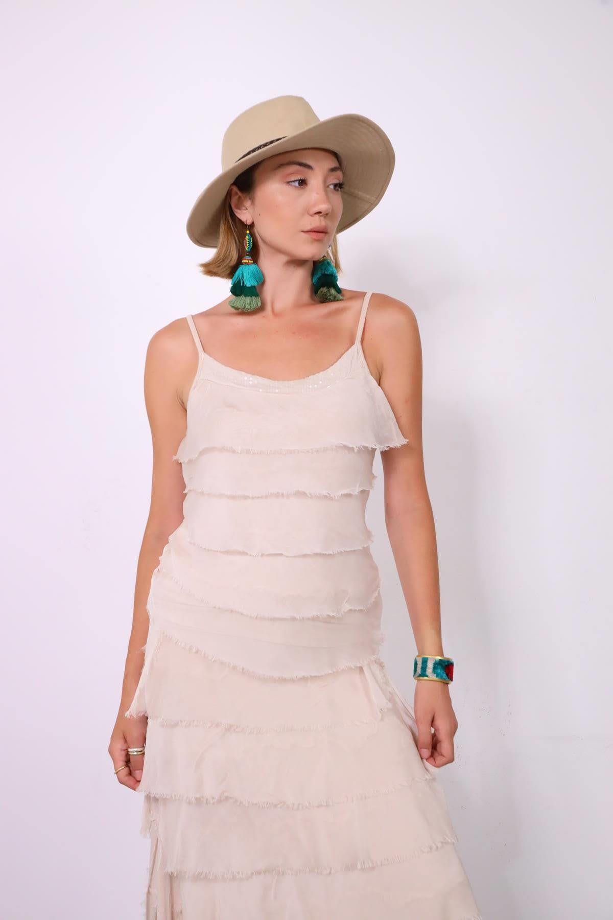 Krem Rengi Payet Detaylı Kat Kat Askılı İpek Bluz - Şaman Butik Krem Rengi Payet Detaylı Kat Kat Askılı İpek Bluz