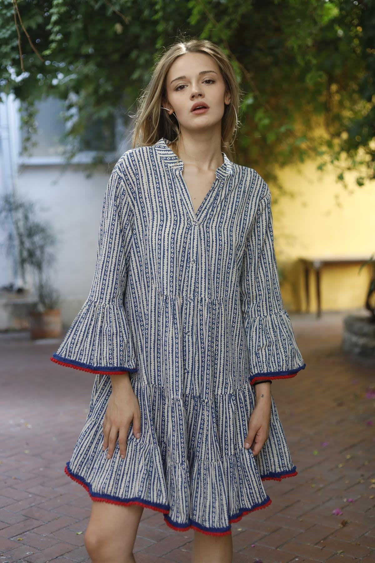 Mavi Desenli Ponponlu Kloş Kısa Elbise