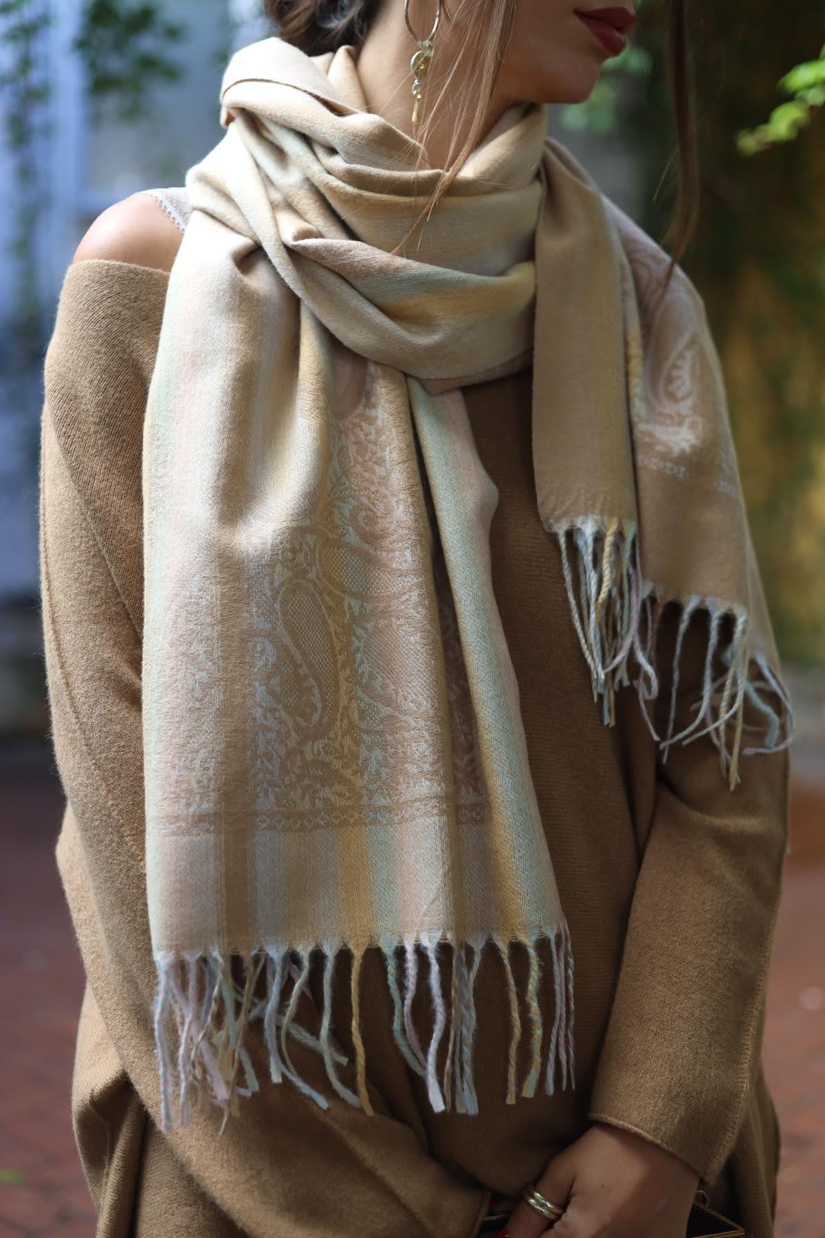 Camel Rengi Desenli Püsküllü Kaşmir Şal