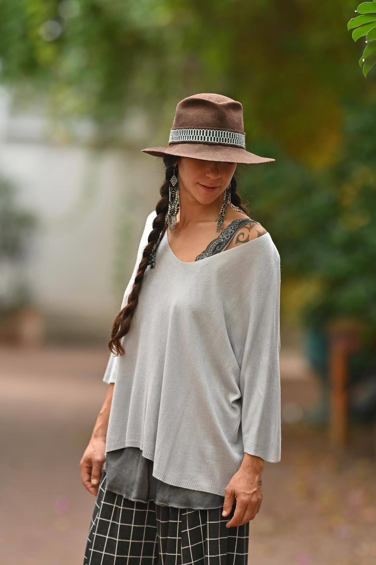 Gri V Yaka Modal Bluz