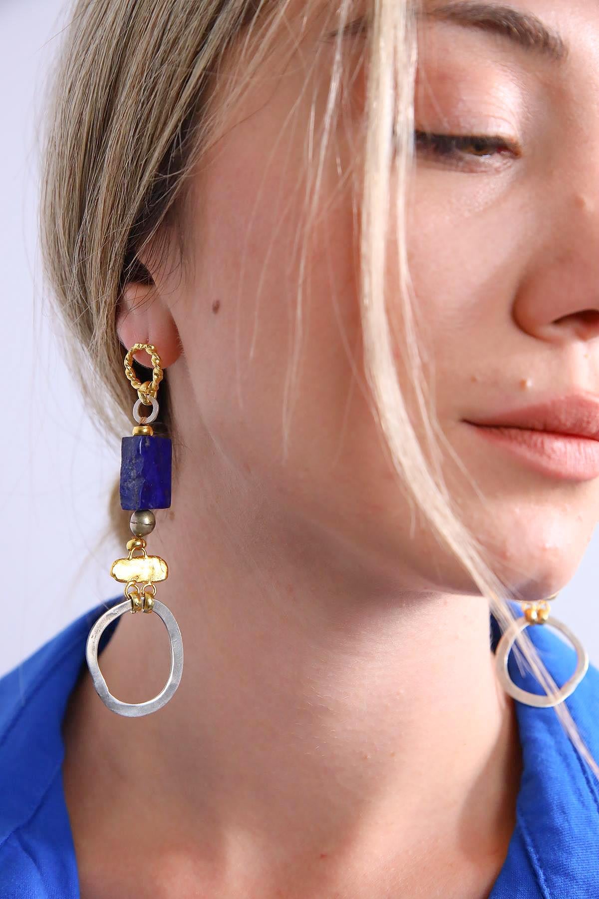  Gümüş Sallantılı Tasarım Lapis Lazuli Taşlı Küpe