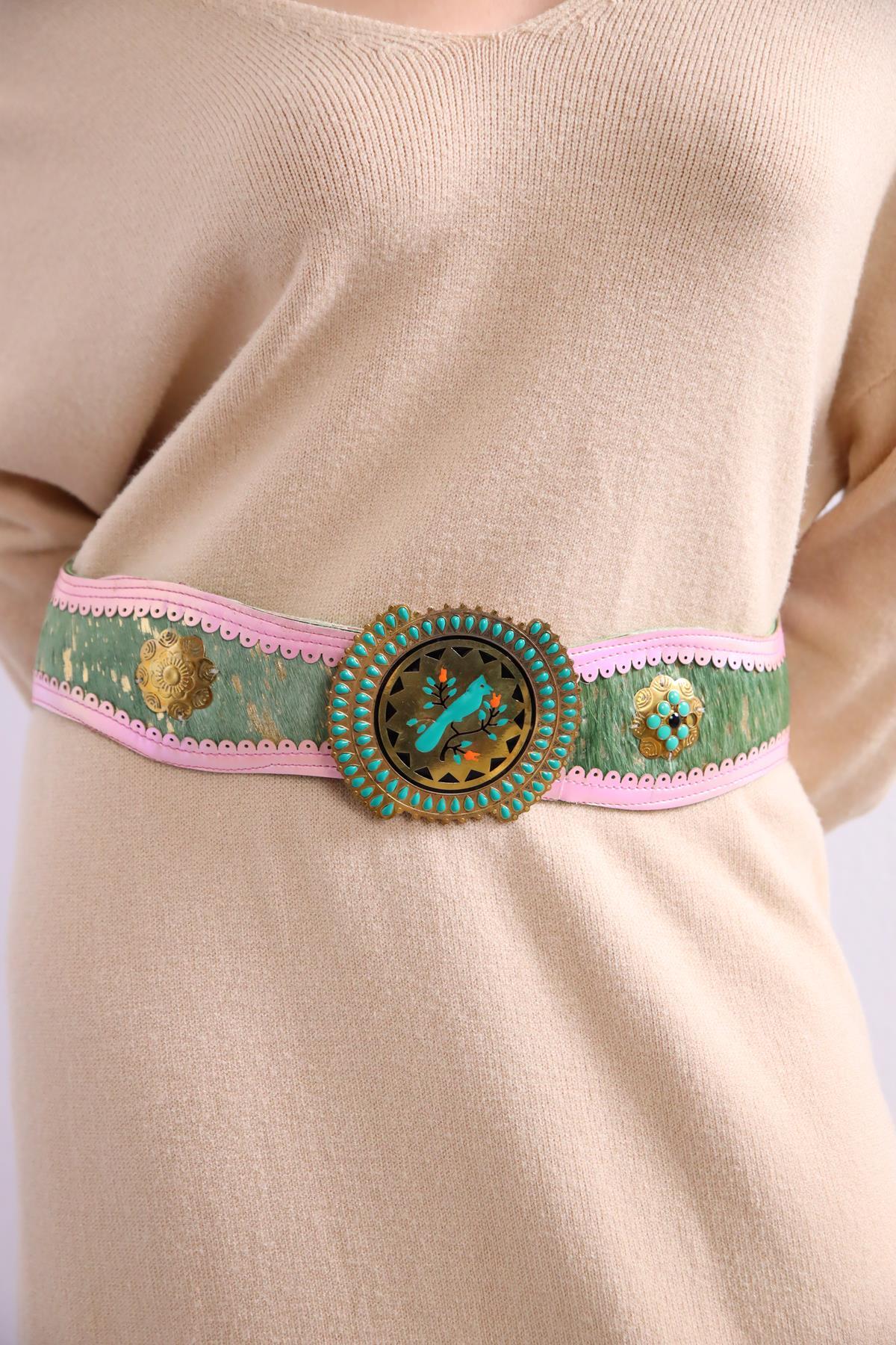 Yeşil Tay Tüyü Büyük Tokalı Kemer - Şaman Butik Yeşil Tay Tüyü Büyük Tokalı Kemer