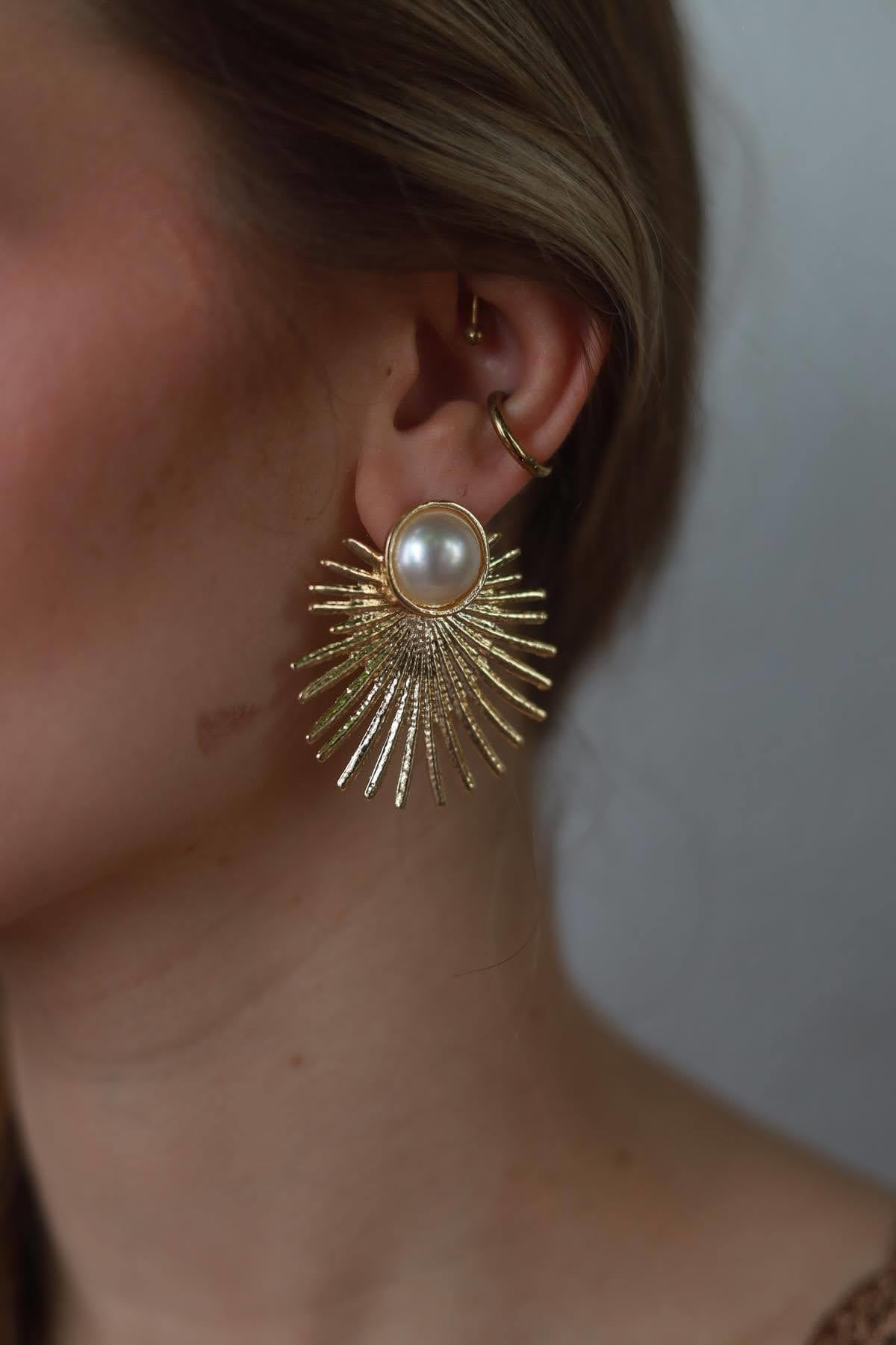 İnci Detaylı Gold Rengi Küpe