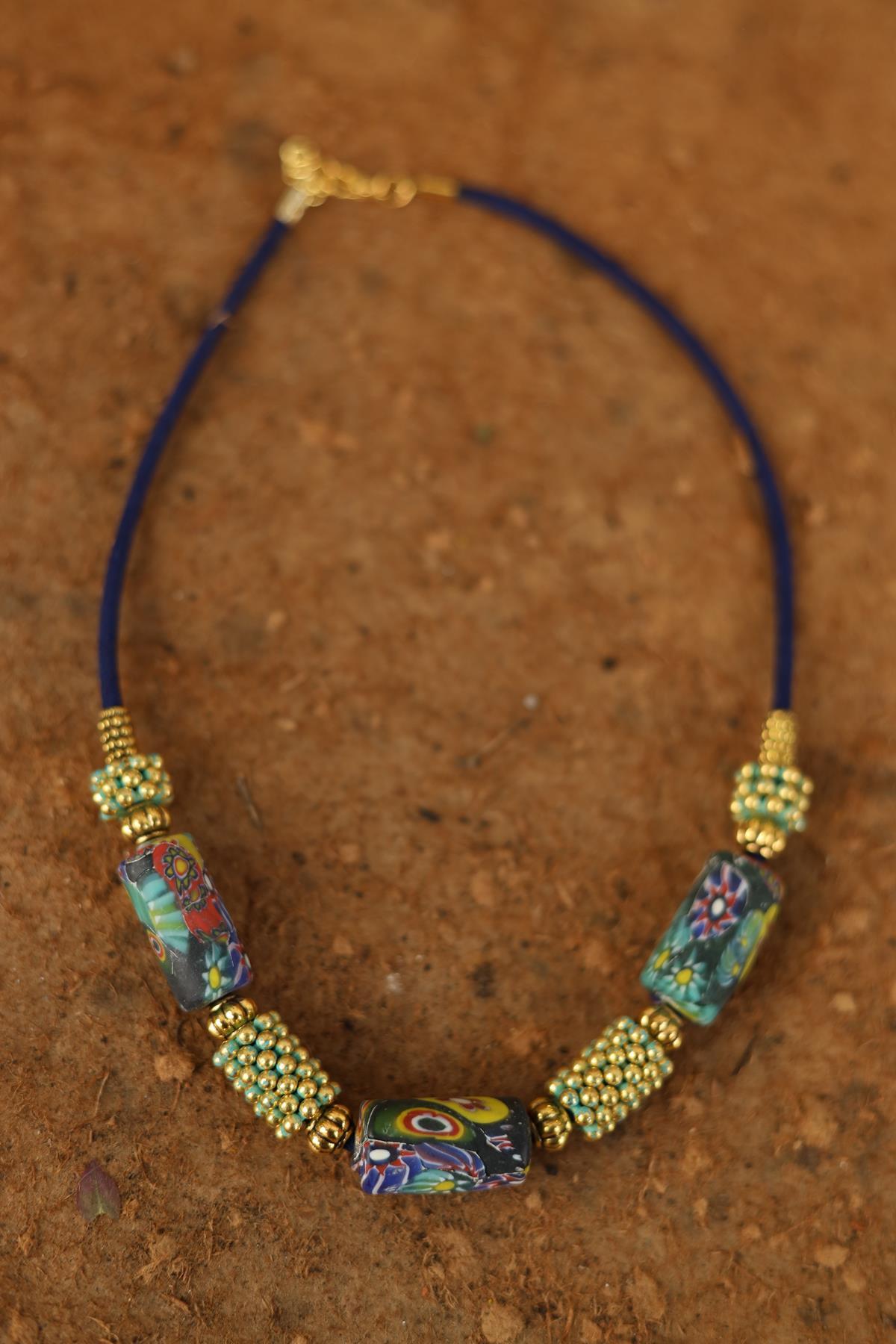 Lacivert İpli Seramik Detaylı Kolye