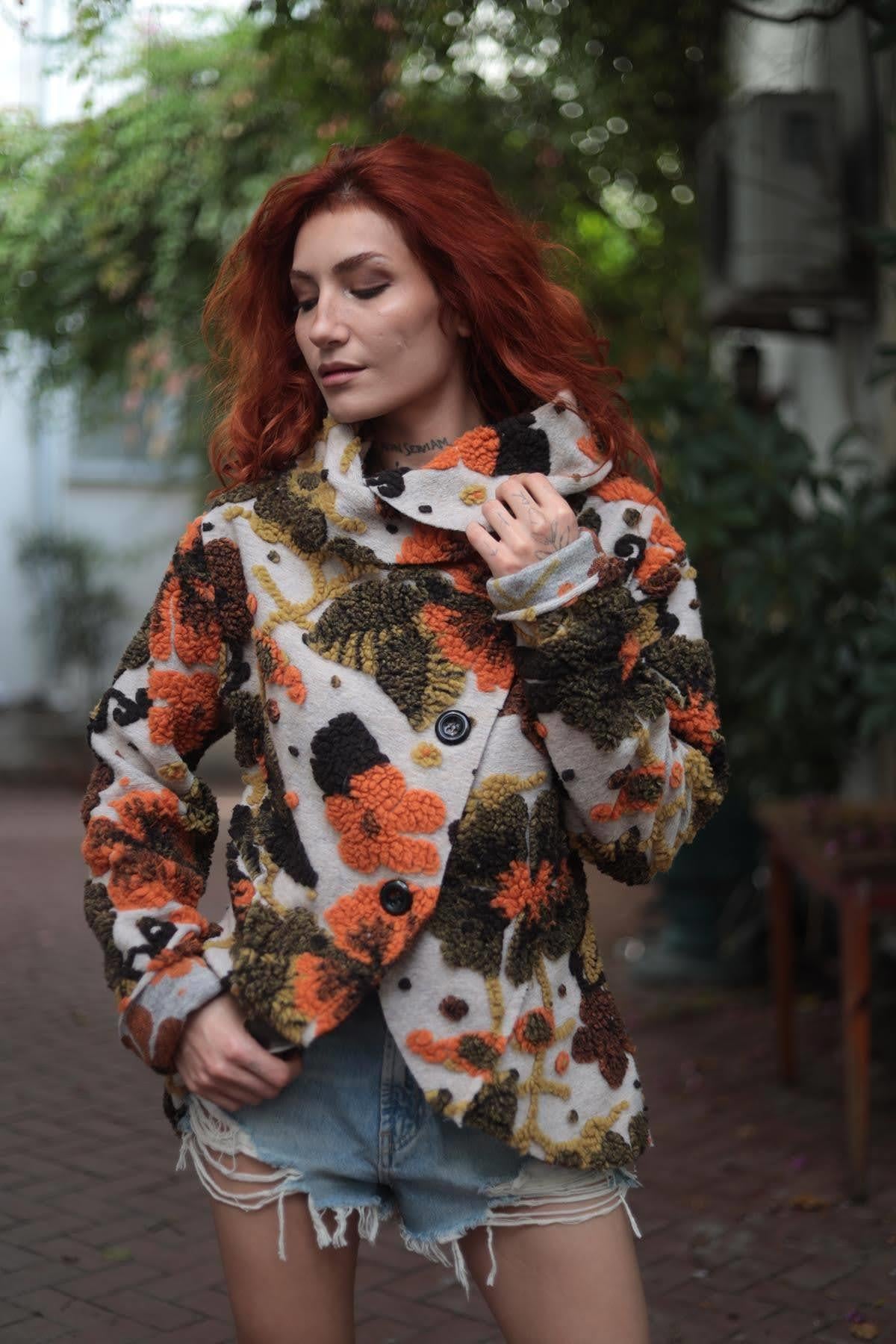 Bej Asimetrik Kesim Şal Yaka Keçe Ceket