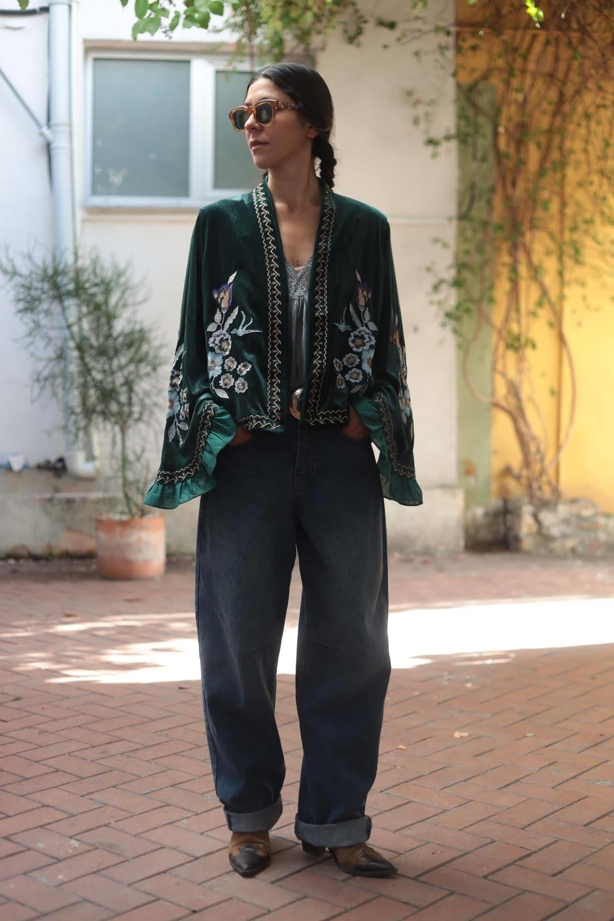 Zümrüt Yeşili Simli İşlemeli İspanyol Kol Kadife Ceket