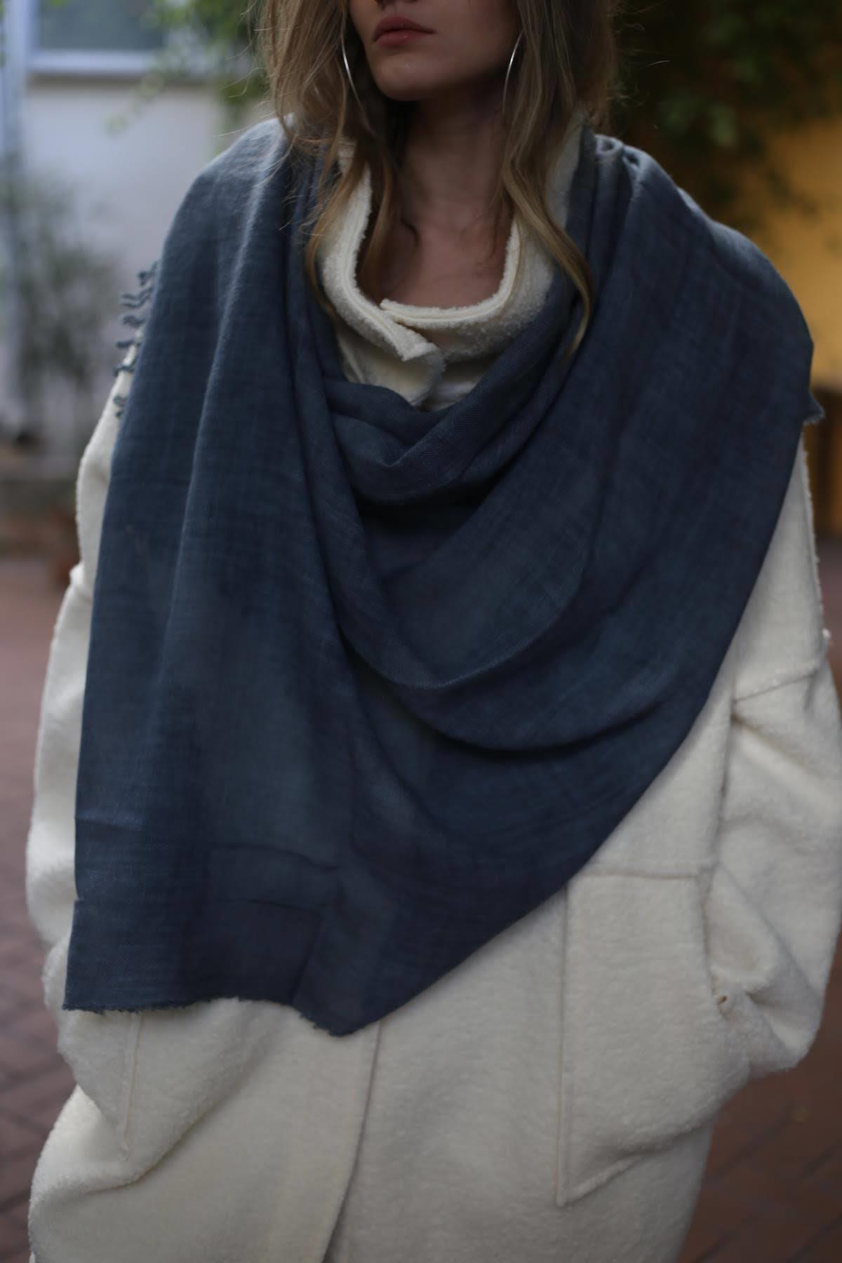 İndigo Mavi Kenarları Saçaklı Şal