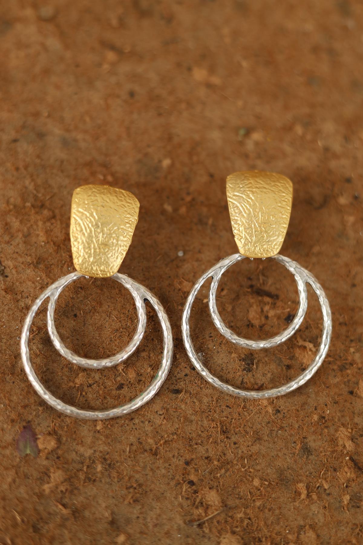 Bronz Halka Tasarım Dokulu Küpe