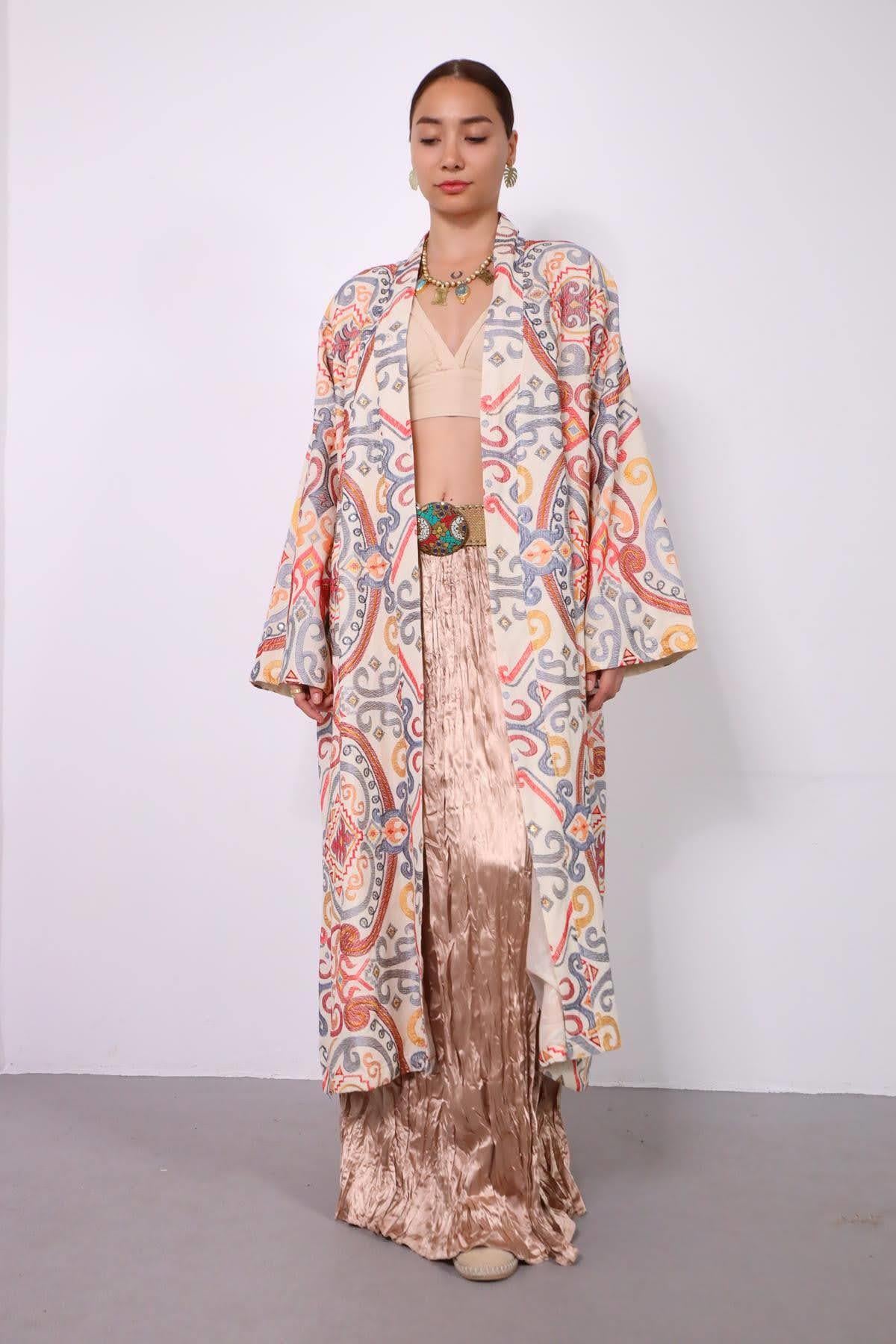 Ekru Püsküllü Payetli Suzani Kaftan - Şaman Butik Ekru Püsküllü Payetli Suzani Kaftan