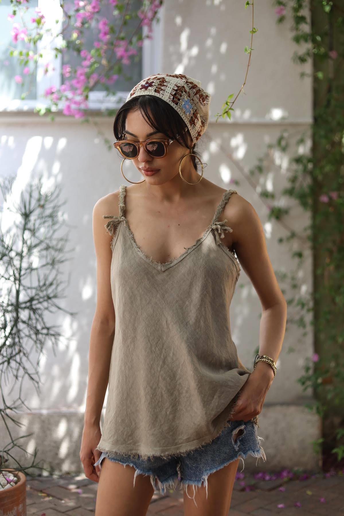 Vizon Rengi Püsküllü Örgü Askılı Keten Bluz