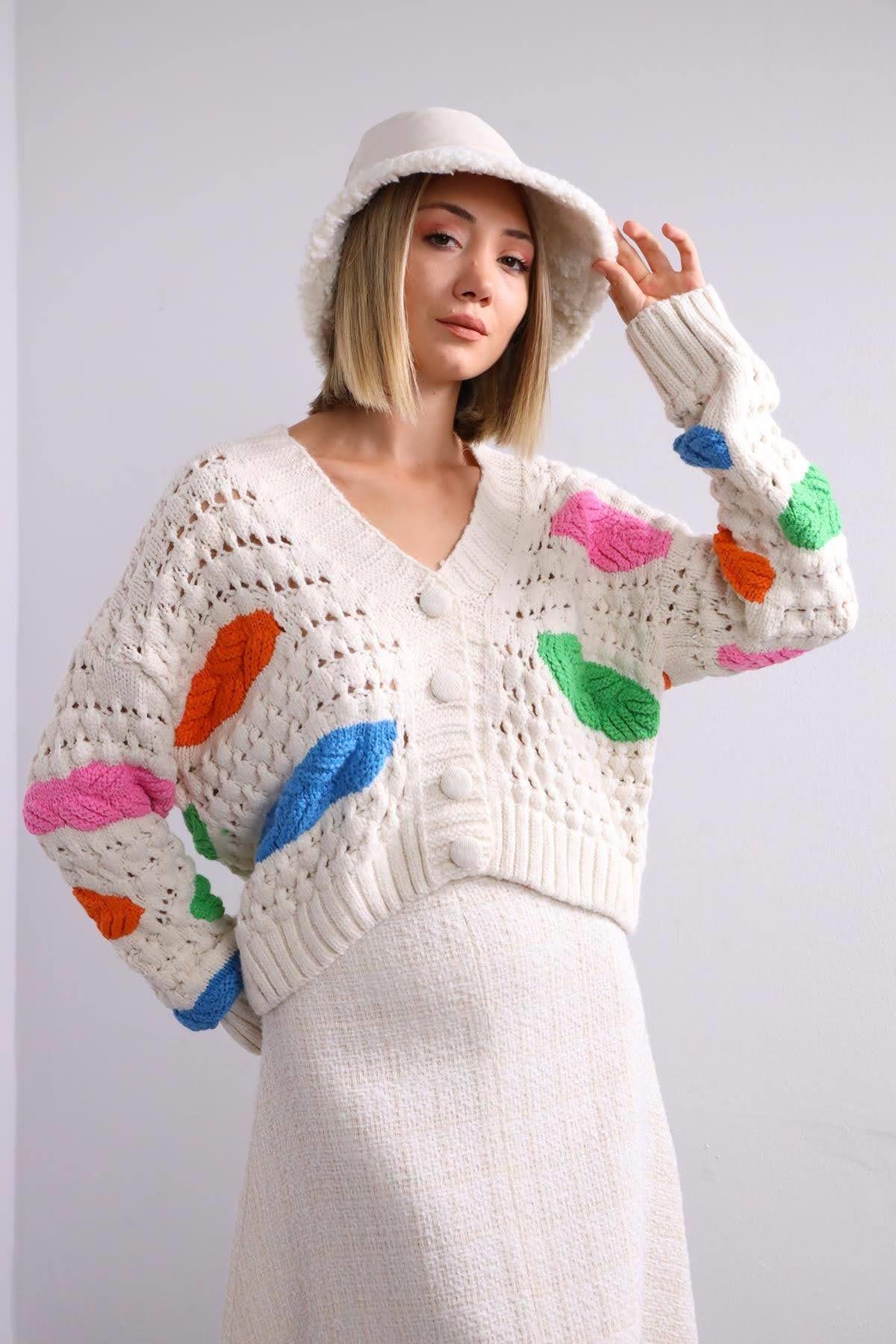  Bej Tüy Desenli Mini Hırka