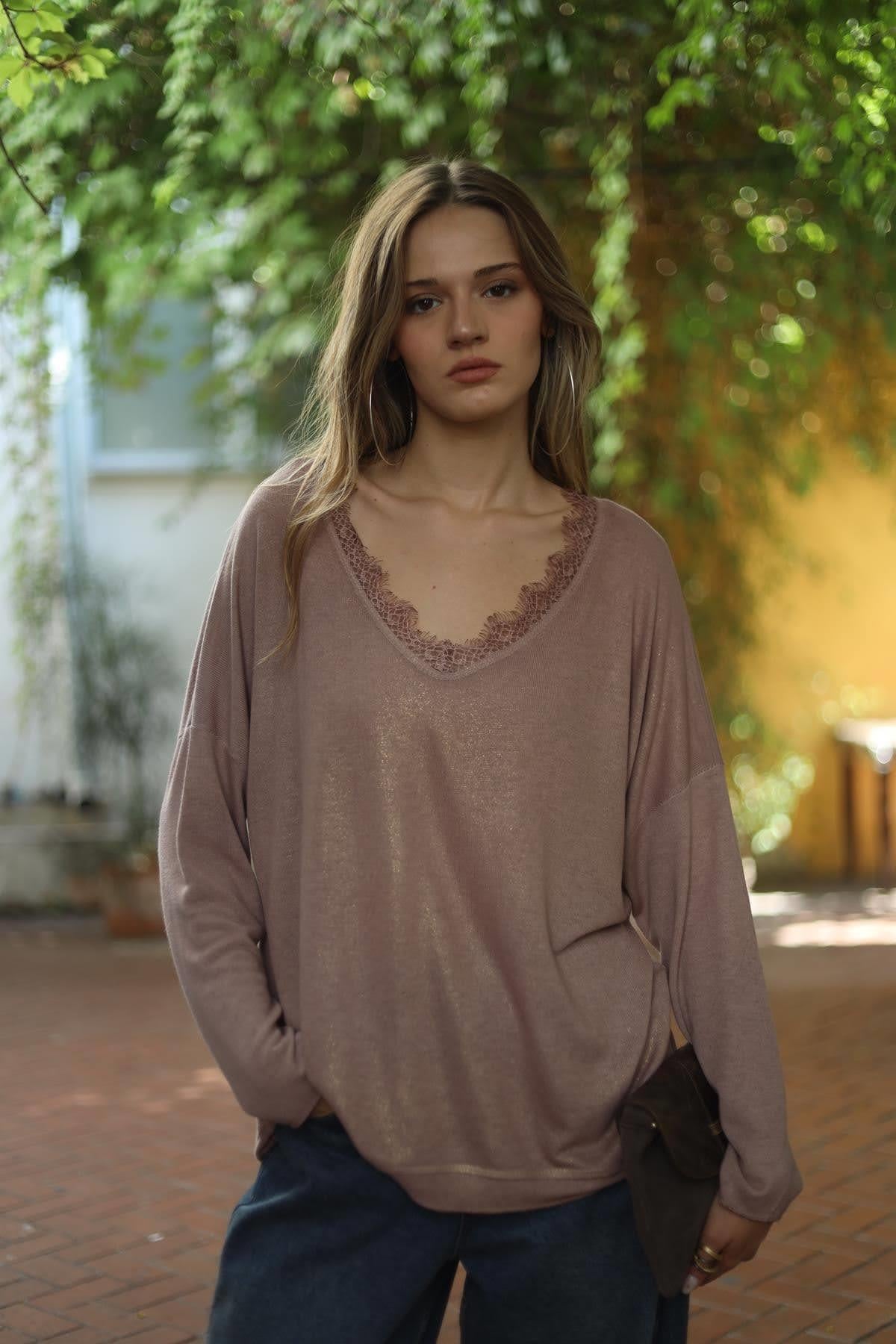 Gül Kurusu Yakası Dantelli Simli Yağ Yıkama Triko Bluz