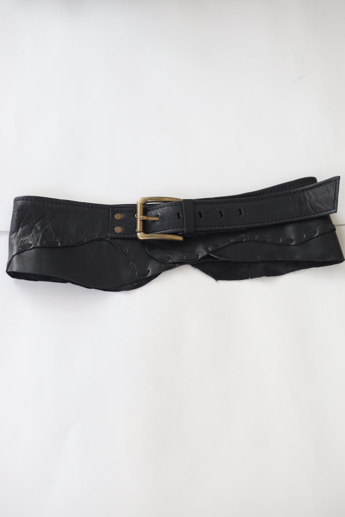 Siyah Parçalı Deri Kemer