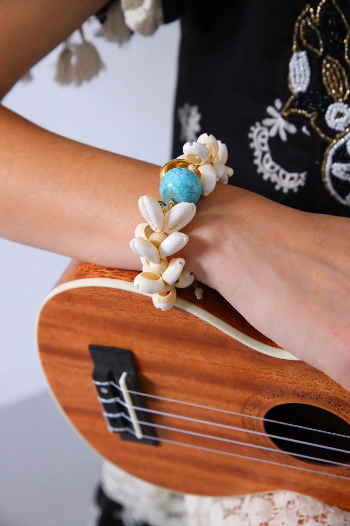 Turkuaz Taş Detaylı Tasarım Deniz Kabuğu Bileklik - Şaman Butik Turkuaz Taş Detaylı Tasarım Deniz Kabuğu Bileklik