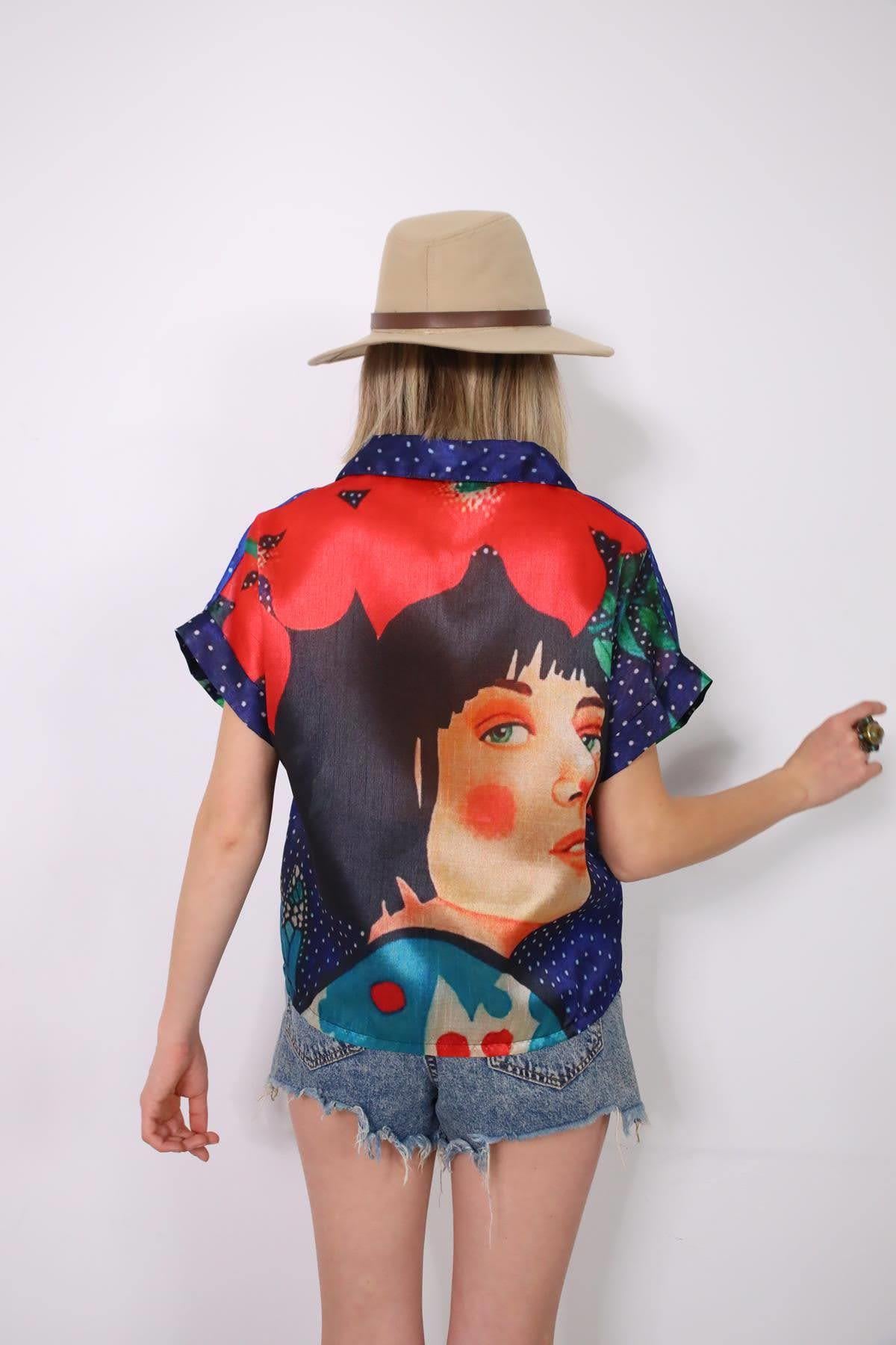  Lacivert Kadın Figürlü Gömlek