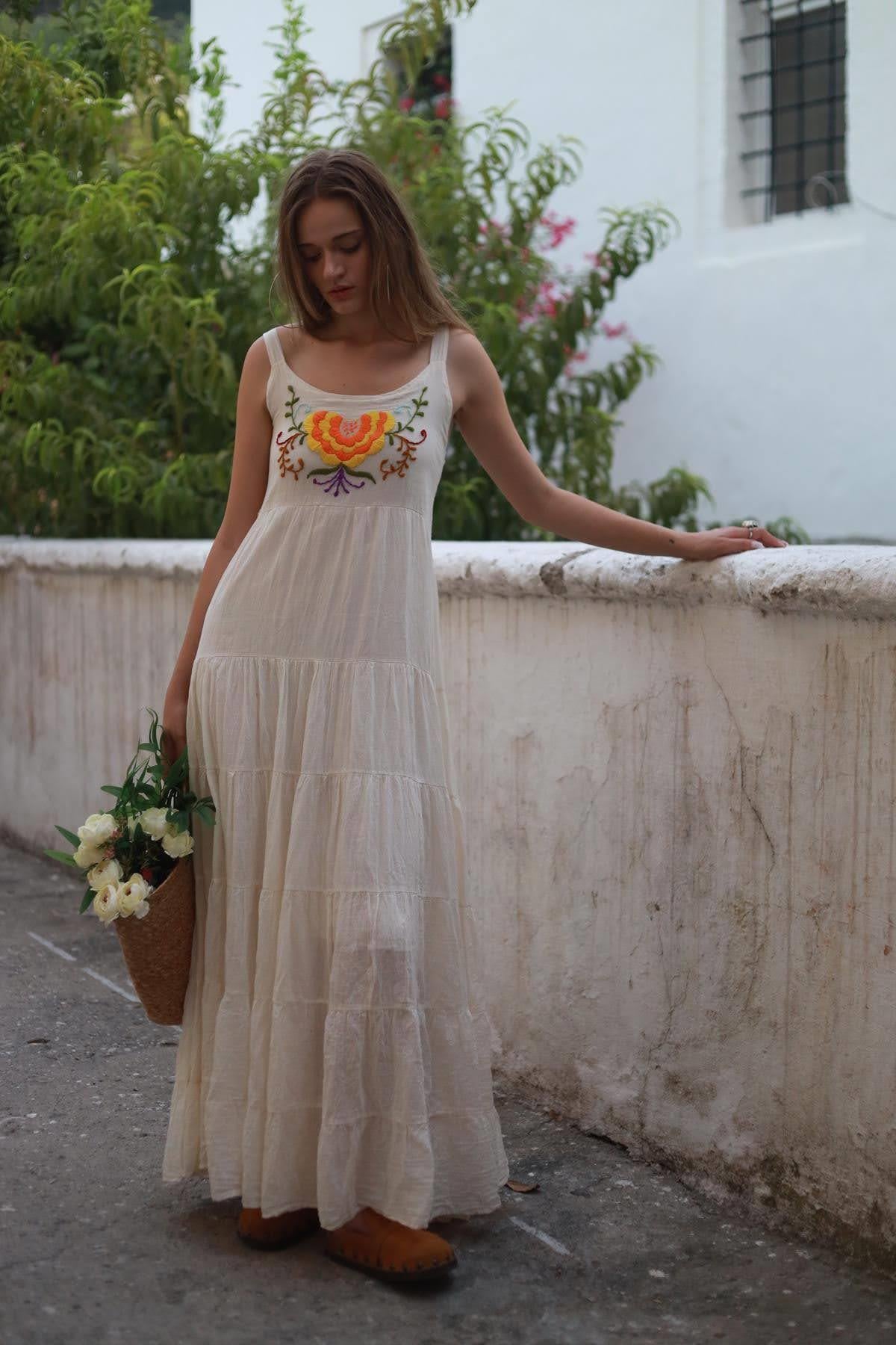 Ekru Nakışlı Sırtı Gipeli Askılı Bohem Elbise