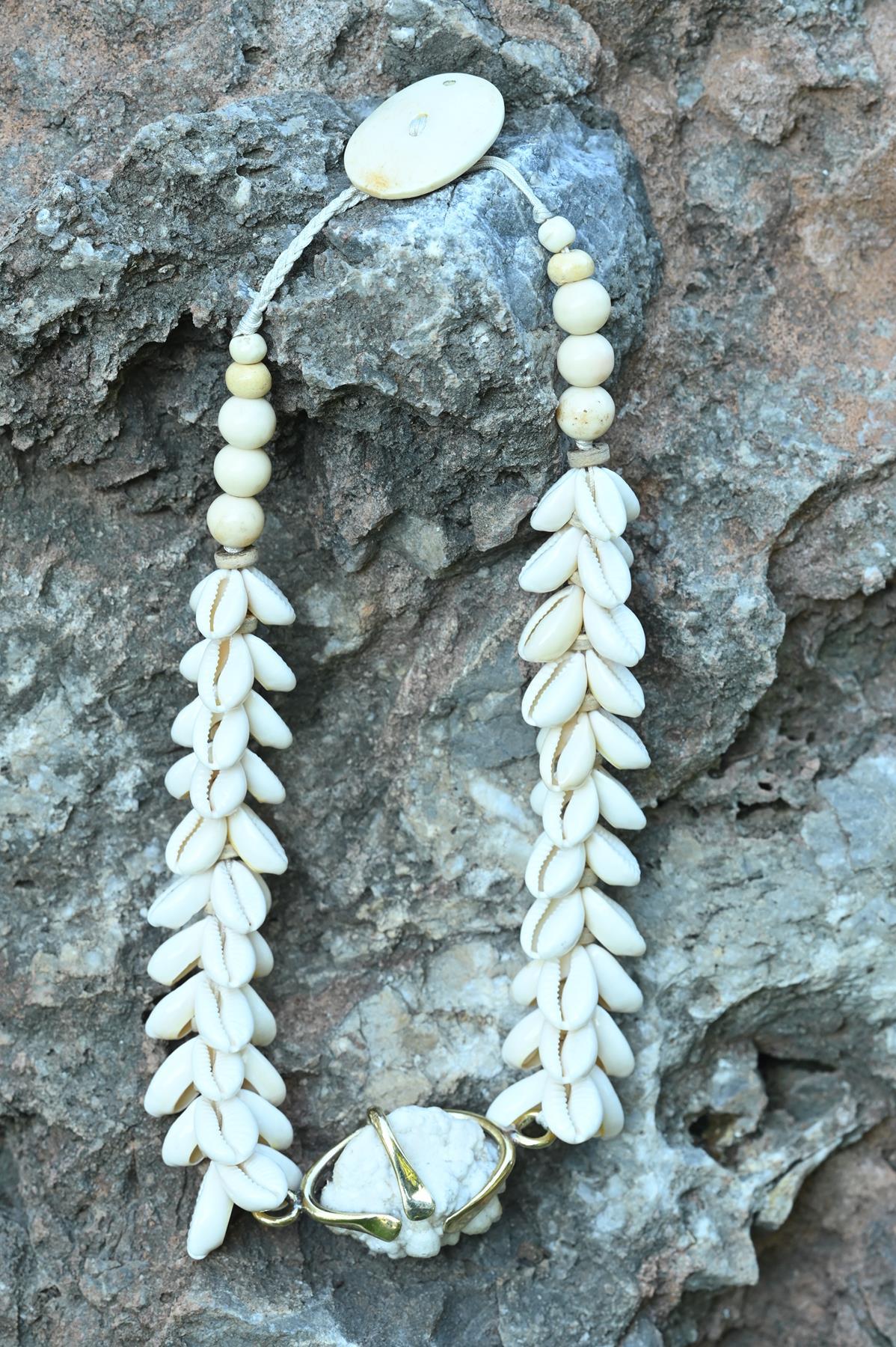 Crystal Stone Detailed Seashell Design Necklace