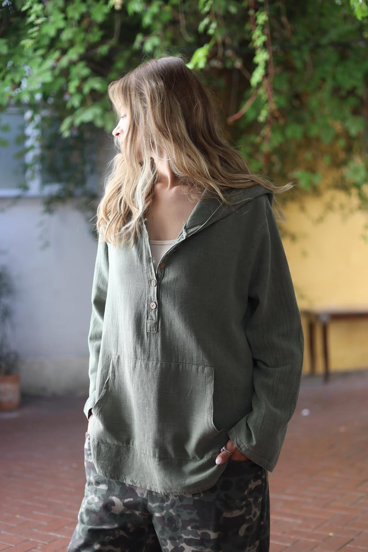 Haki Düğmeli Kanguru Cepli Kapüşonlu Sweat