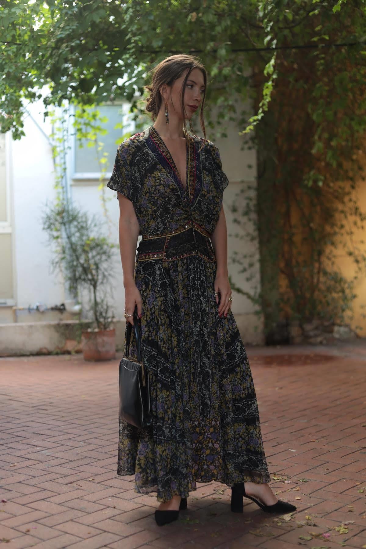 Siyah Nakışlı Ayna Detaylı Şifon Elbise